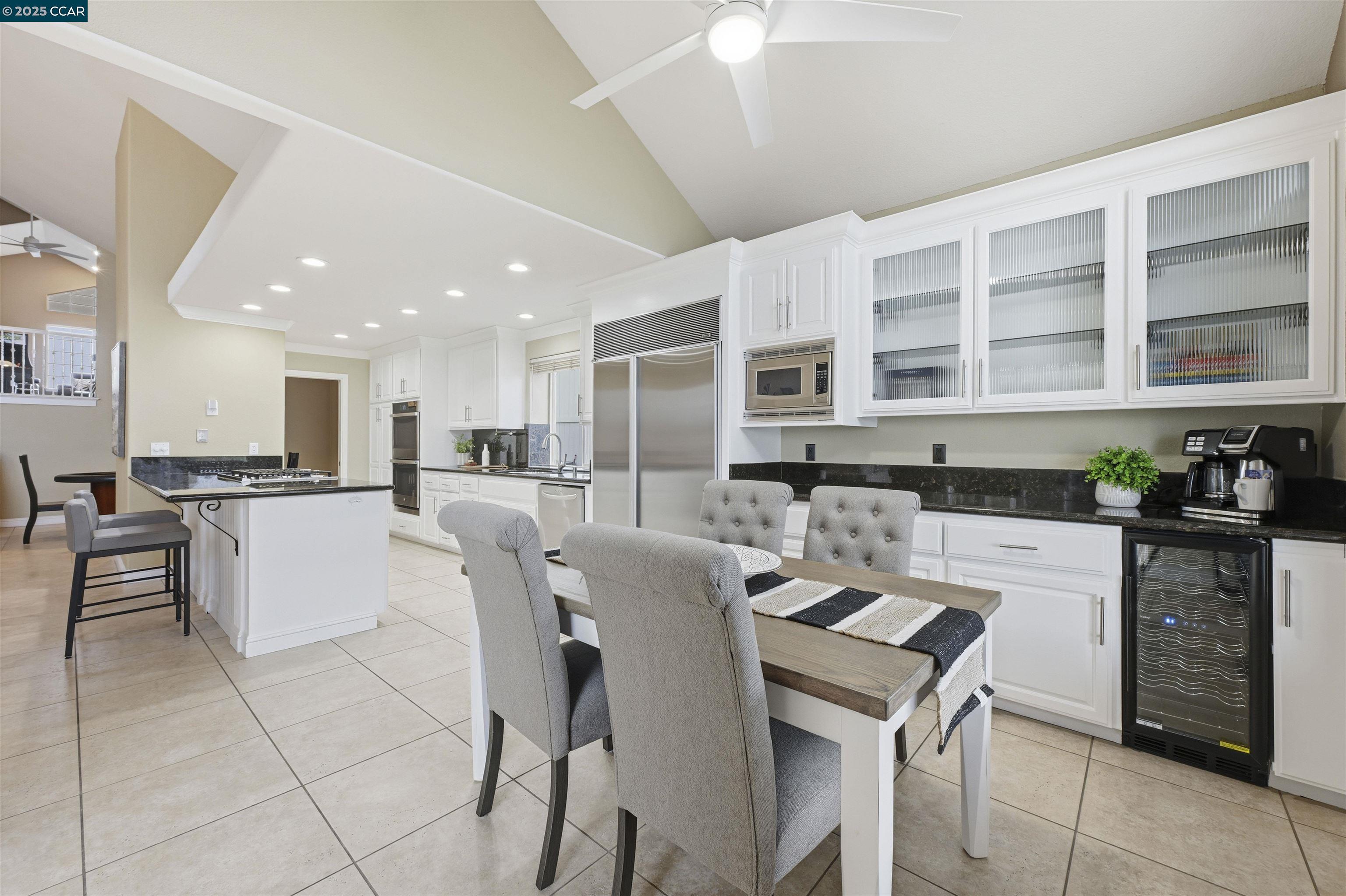 Detail Gallery Image 12 of 45 For 4280 Driftwood Pl, Discovery Bay,  CA 94505 - 4 Beds | 4/1 Baths