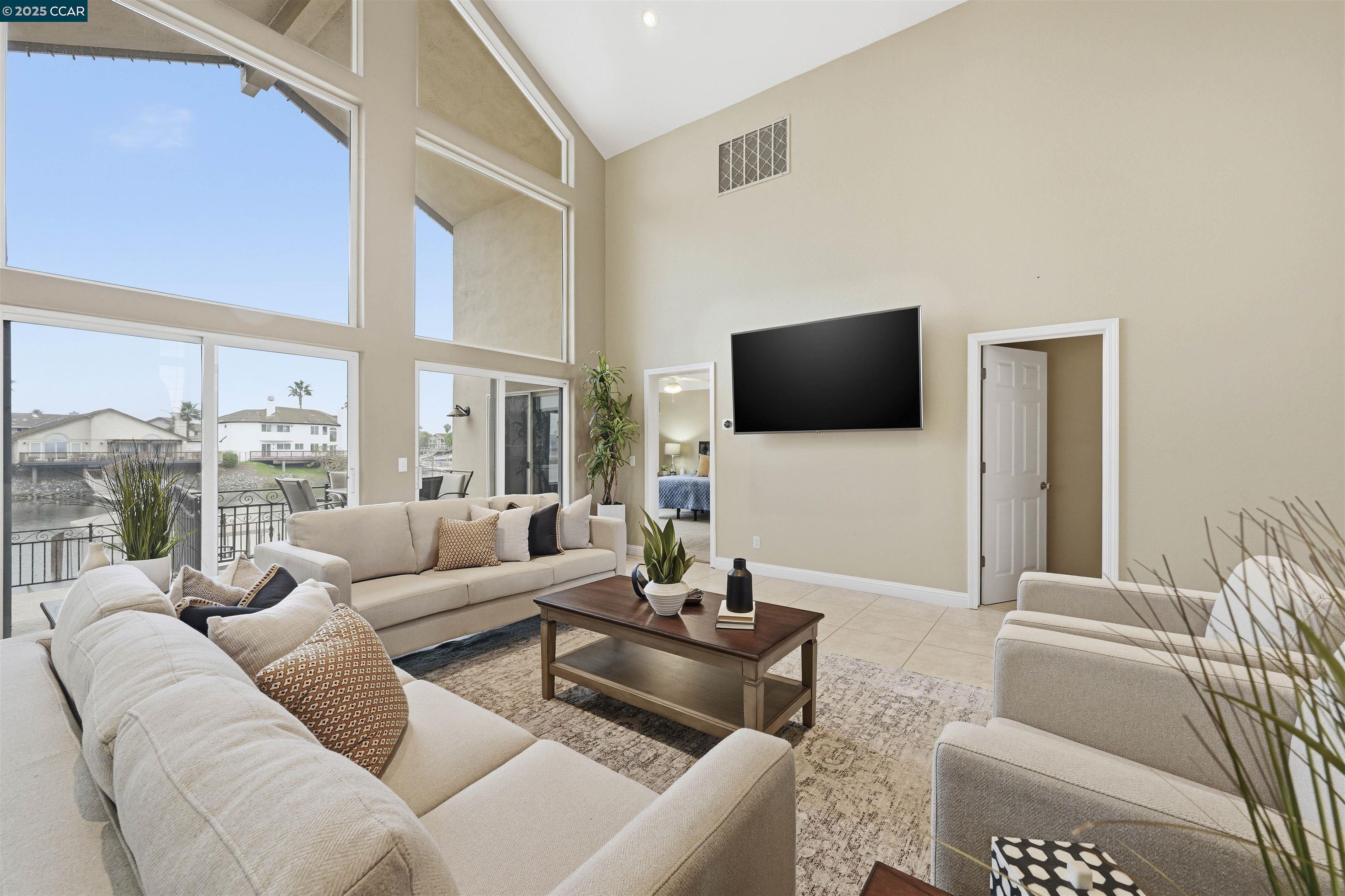 Detail Gallery Image 7 of 45 For 4280 Driftwood Pl, Discovery Bay,  CA 94505 - 4 Beds | 4/1 Baths