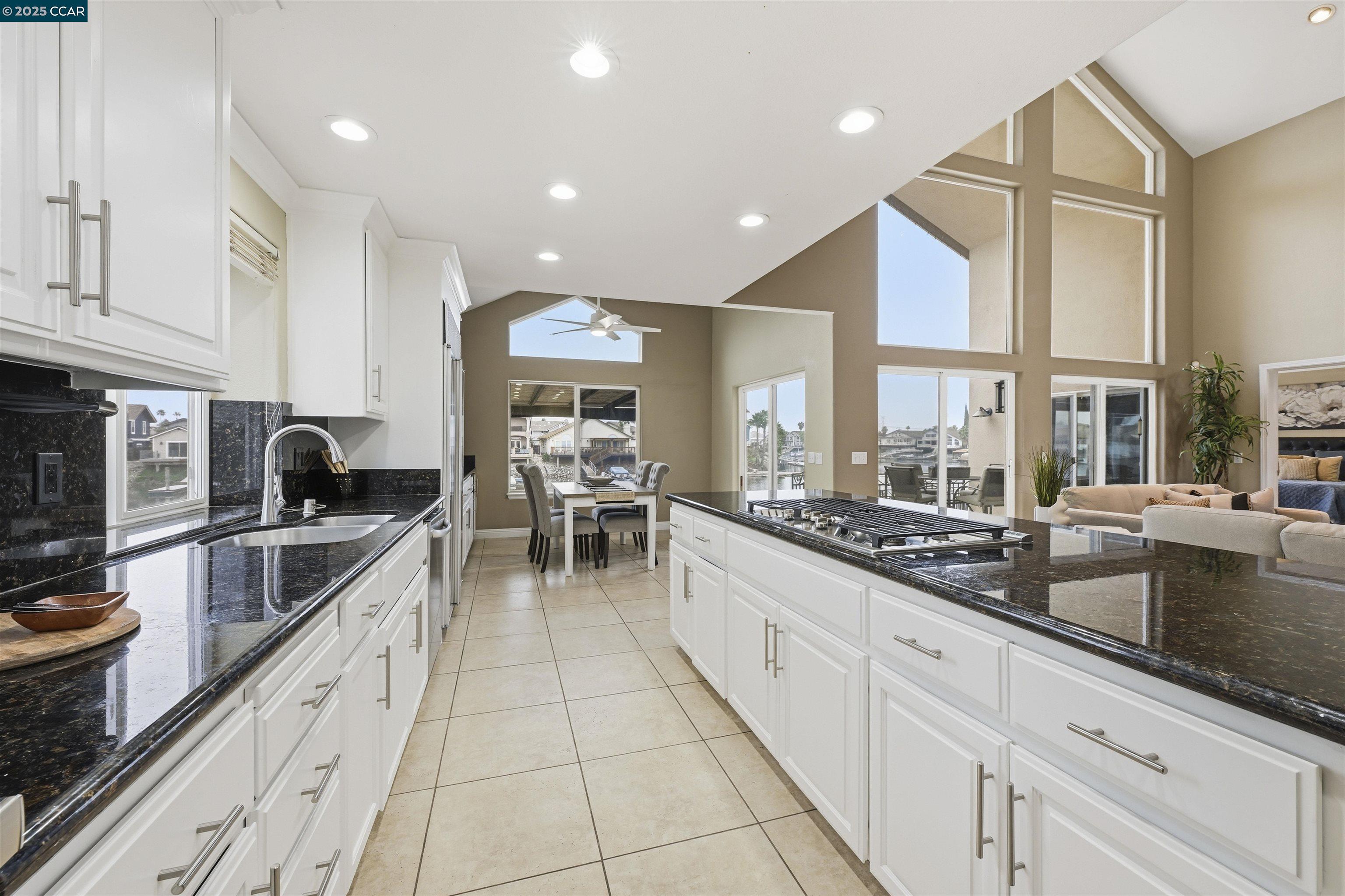 Detail Gallery Image 9 of 45 For 4280 Driftwood Pl, Discovery Bay,  CA 94505 - 4 Beds | 4/1 Baths