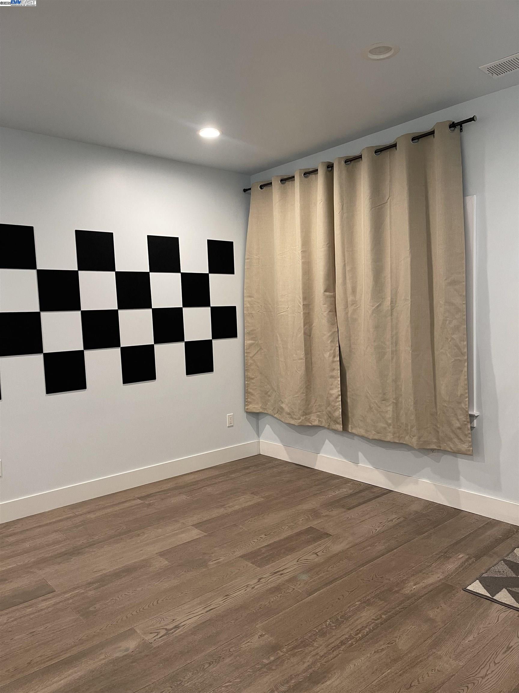 Detail Gallery Image 12 of 12 For 1251 Burnett St, Berkeley,  CA 94702 - 1 Beds | 1 Baths