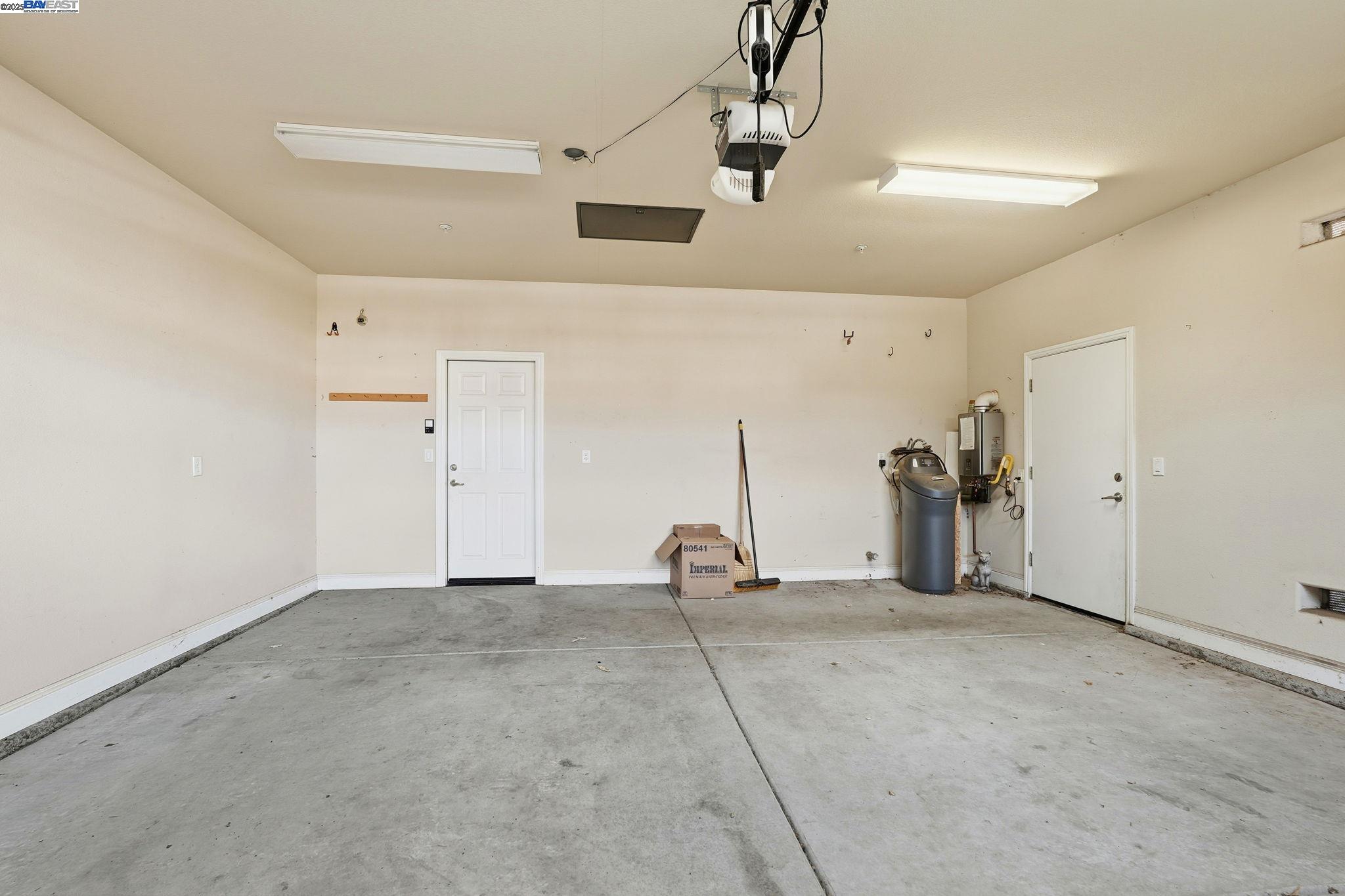 Detail Gallery Image 27 of 34 For 2443 Plumcreek Ln, Manteca,  CA 95336 - 2 Beds | 2 Baths