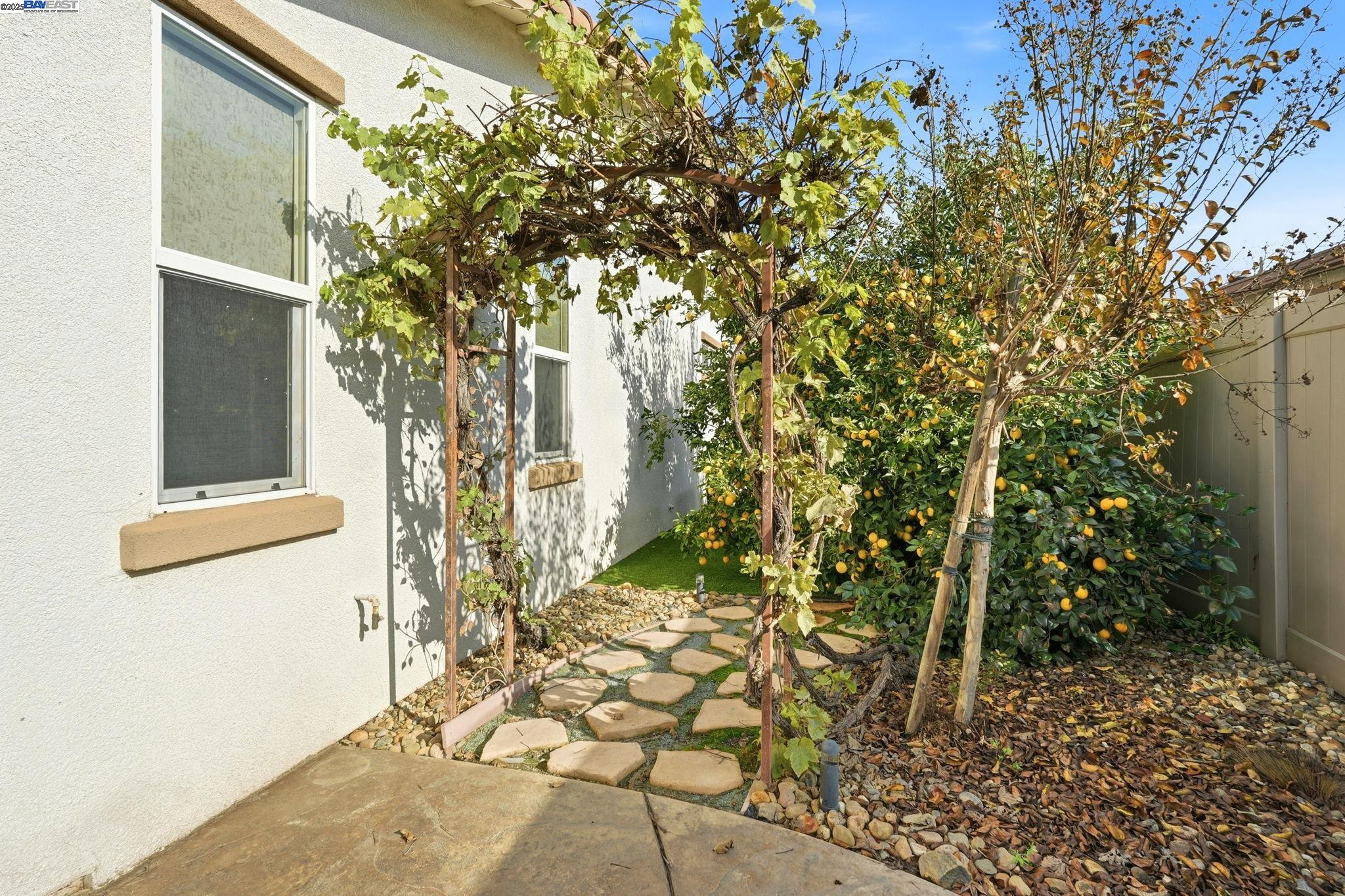 Detail Gallery Image 32 of 34 For 2443 Plumcreek Ln, Manteca,  CA 95336 - 2 Beds | 2 Baths