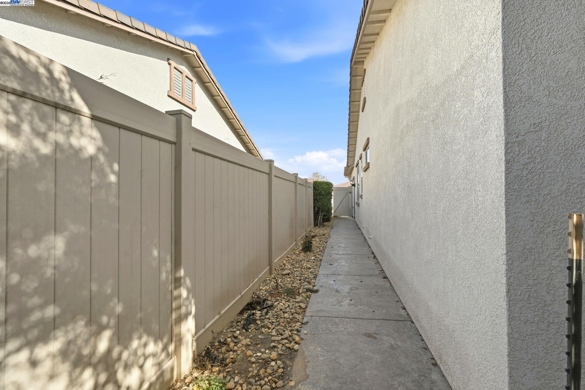 Detail Gallery Image 33 of 34 For 2443 Plumcreek Ln, Manteca,  CA 95336 - 2 Beds | 2 Baths