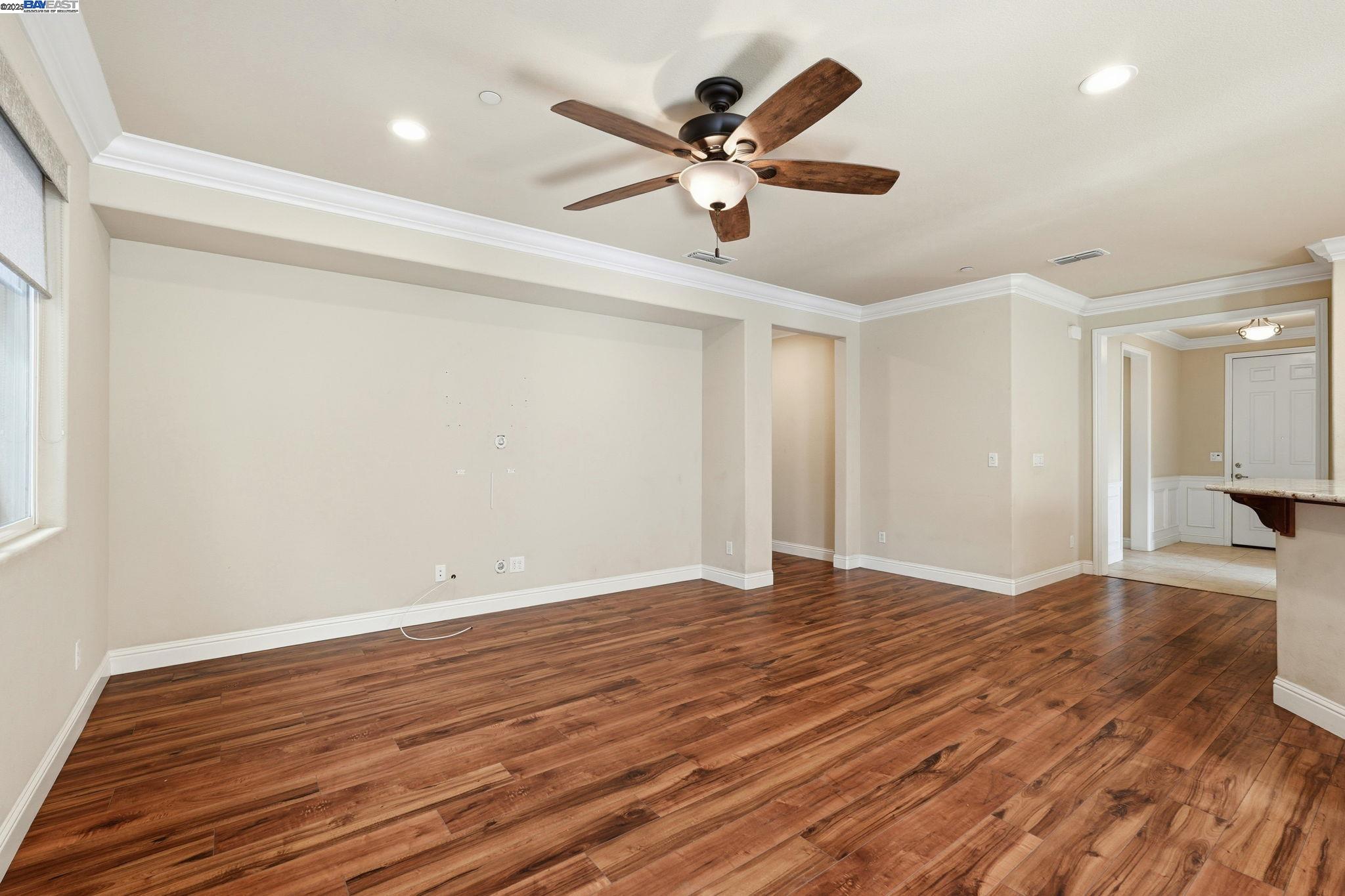 Detail Gallery Image 5 of 34 For 2443 Plumcreek Ln, Manteca,  CA 95336 - 2 Beds | 2 Baths