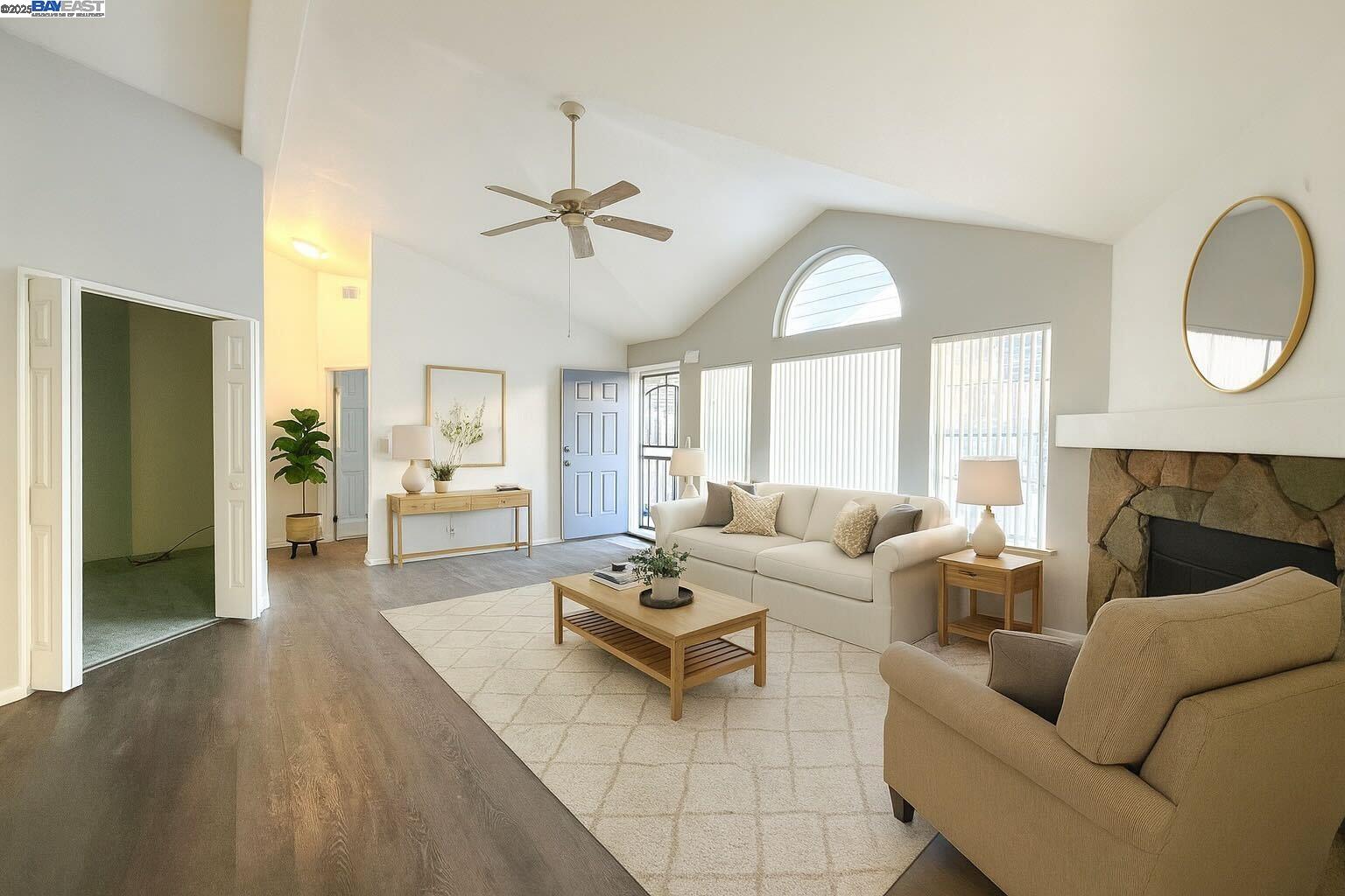 Detail Gallery Image 2 of 9 For 200 Ford Rd #1,  San Jose,  CA 95138 - 3 Beds | 2 Baths