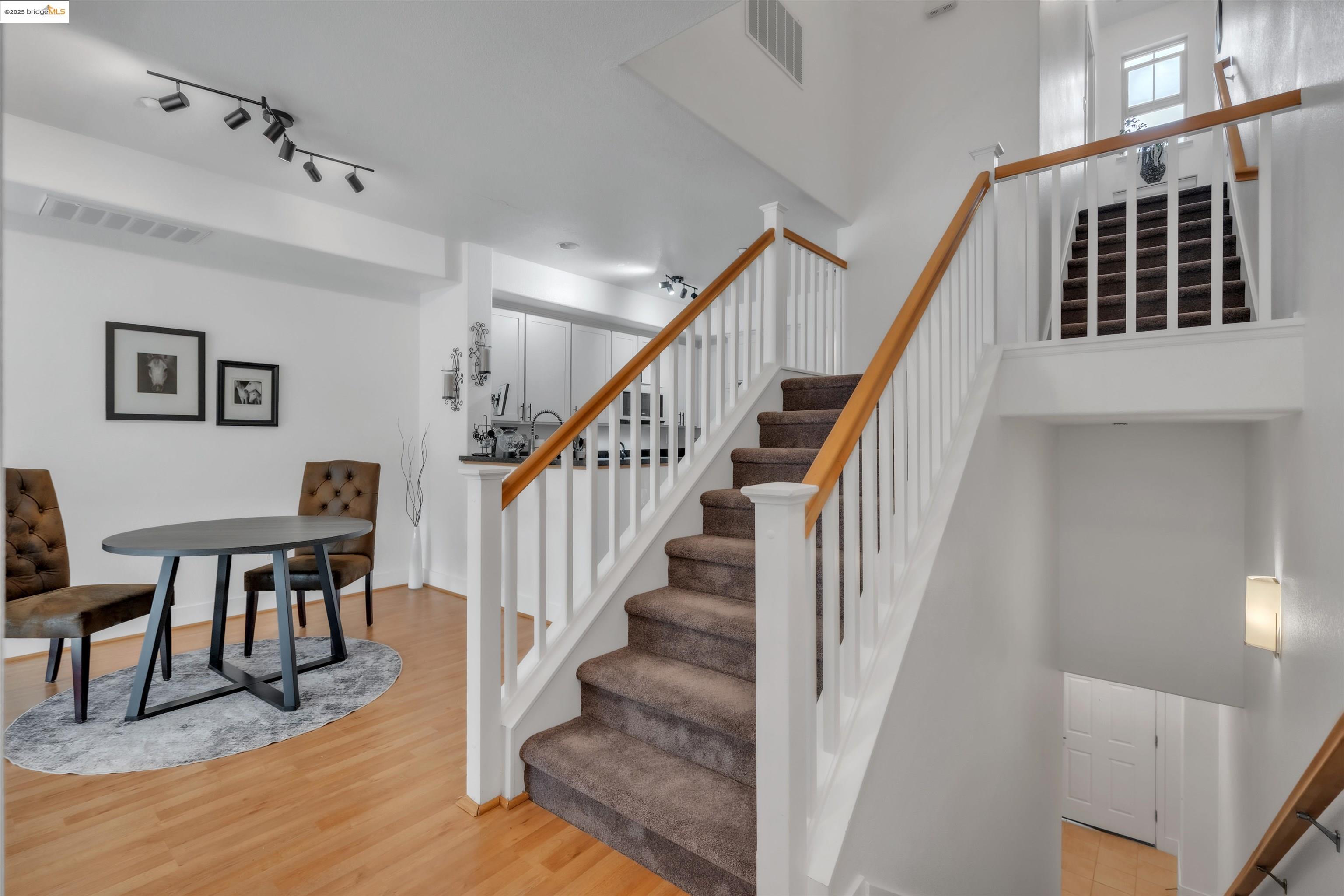 Photo #5: 41118626 Listing: Photo #5