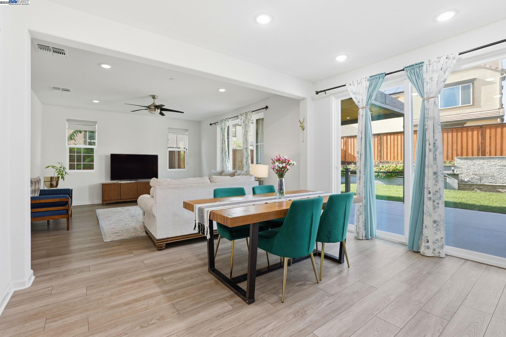 Detail Gallery Image 10 of 35 For 6623 Kittinger Ln, Tracy,  CA 95377 - 4 Beds | 3 Baths