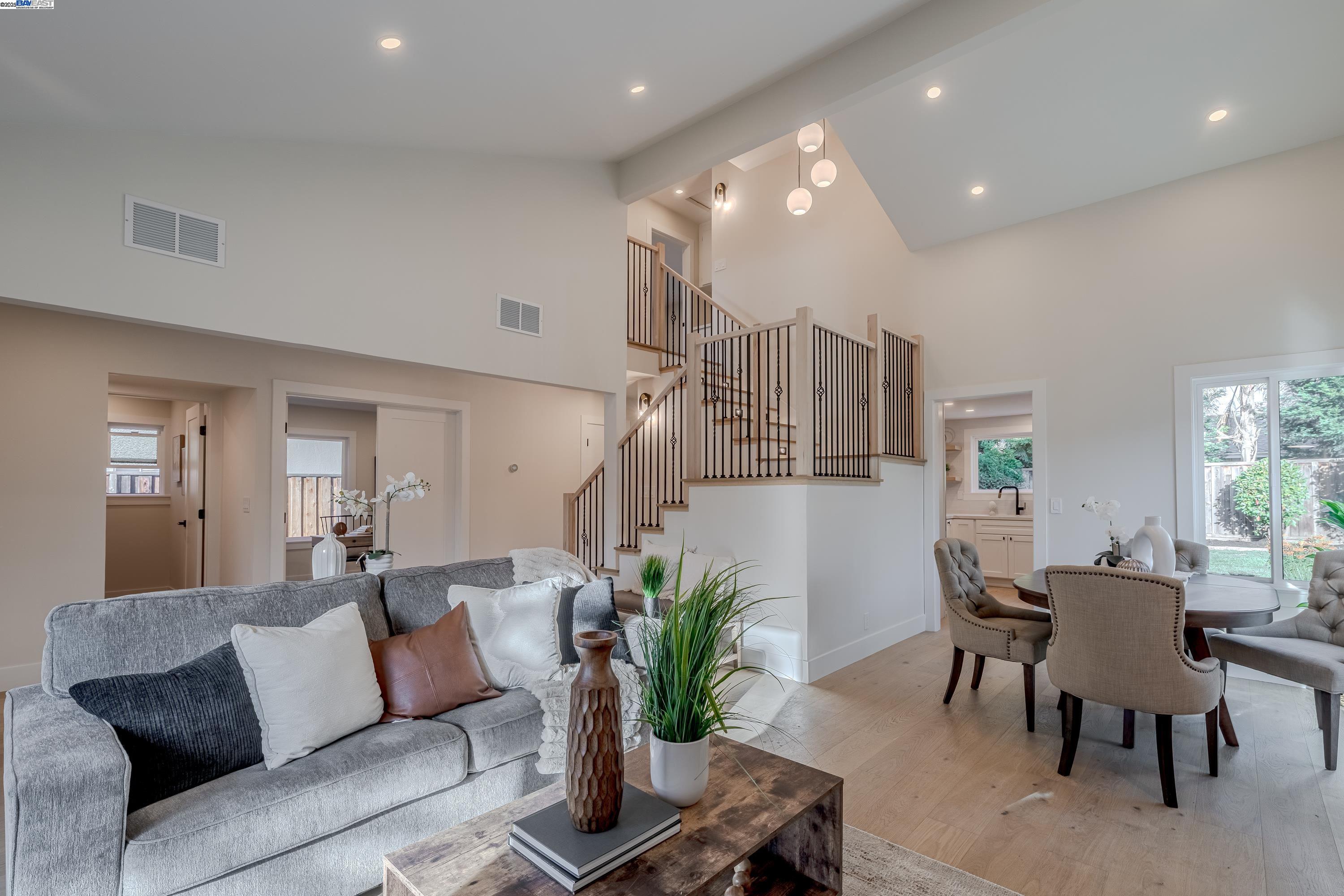 Detail Gallery Image 11 of 47 For 311 Foxboro Ct, San Ramon,  CA 94583 - 4 Beds | 2/1 Baths