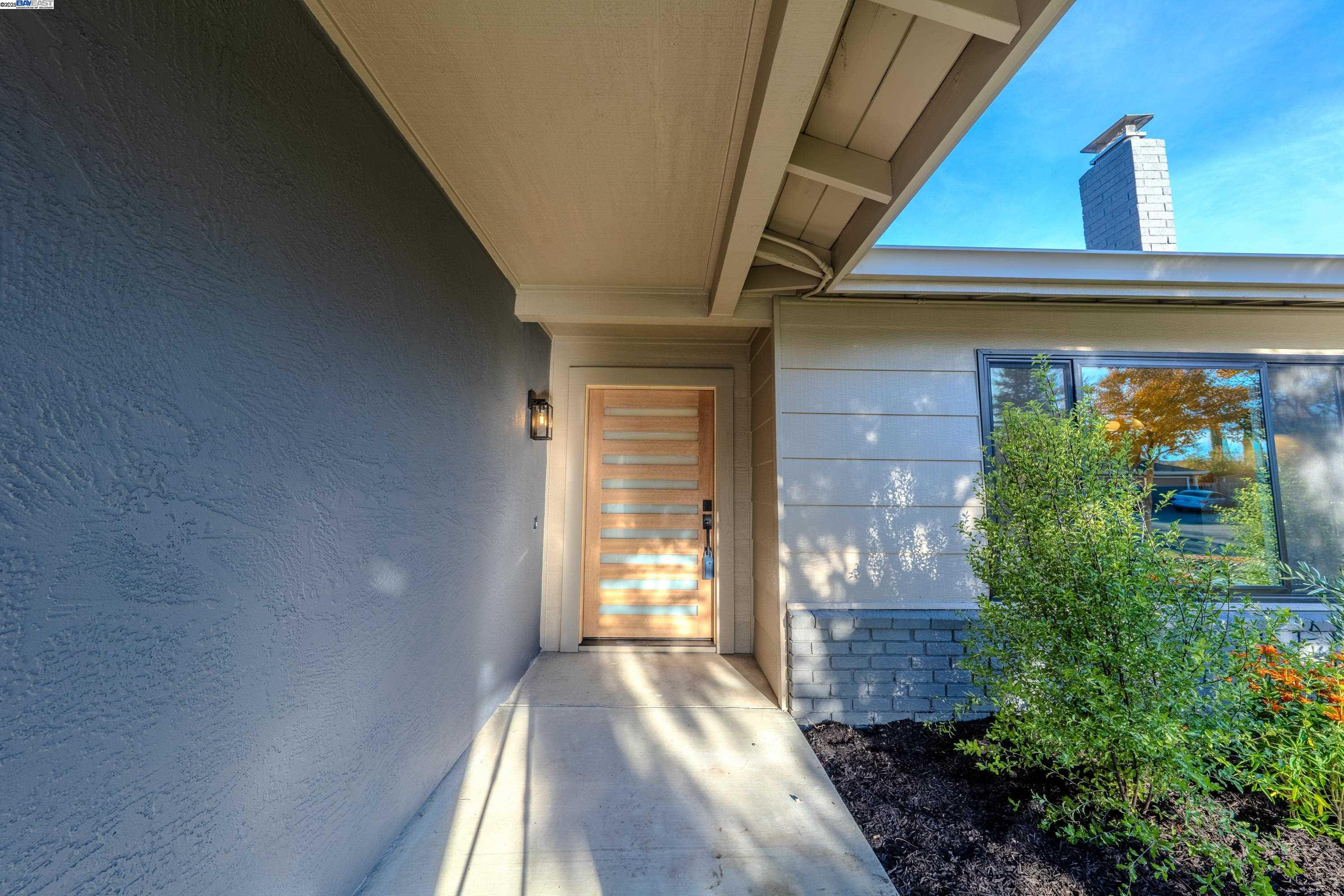 Detail Gallery Image 4 of 47 For 311 Foxboro Ct, San Ramon,  CA 94583 - 4 Beds | 2/1 Baths