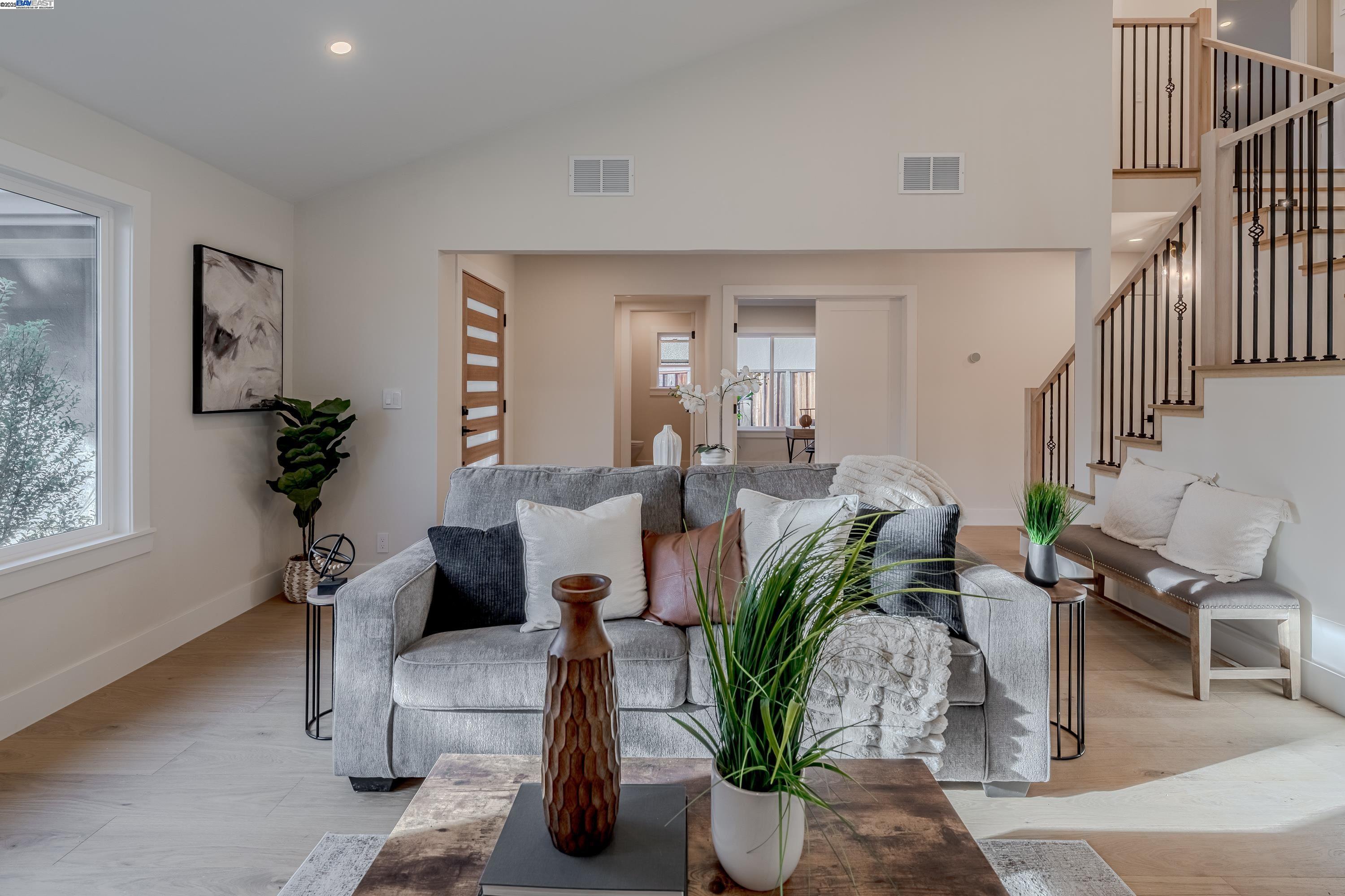 Detail Gallery Image 5 of 47 For 311 Foxboro Ct, San Ramon,  CA 94583 - 4 Beds | 2/1 Baths