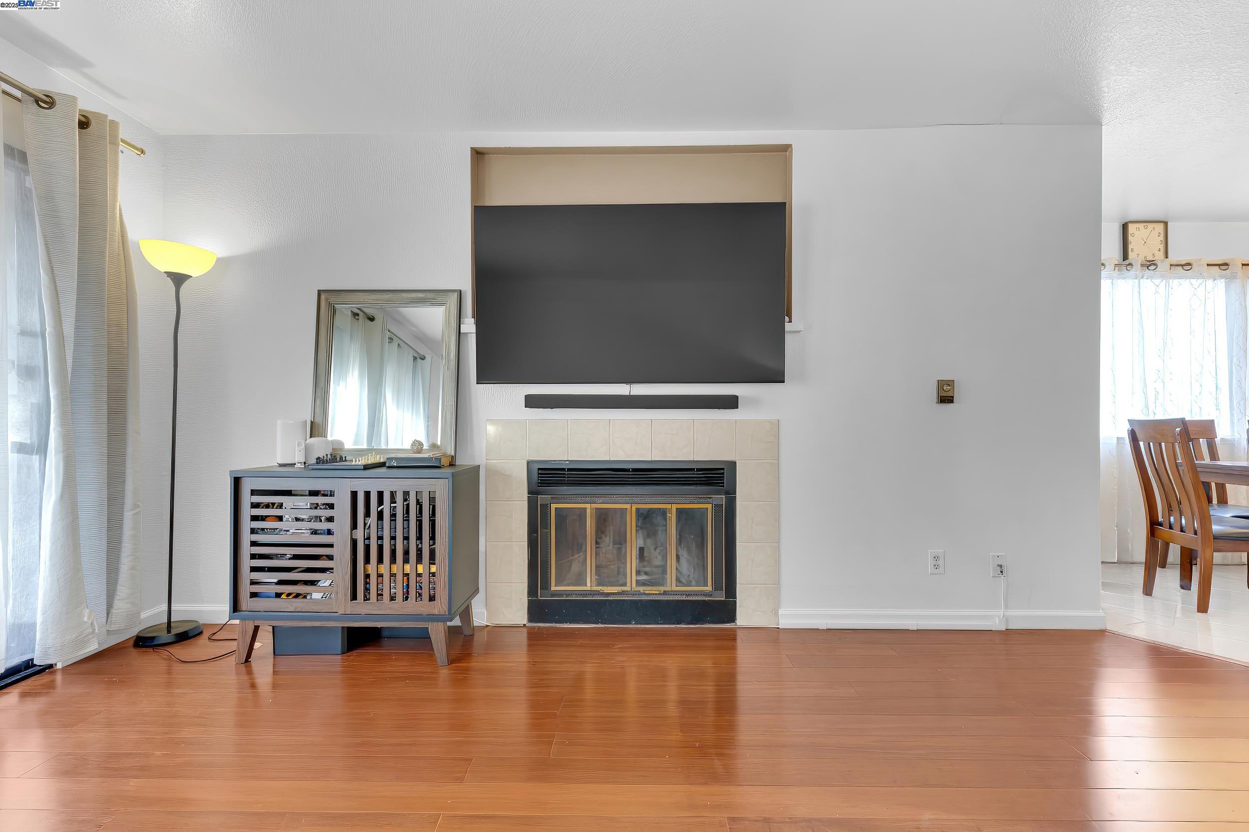 Photo #4: 41118630 Listing: Photo #4