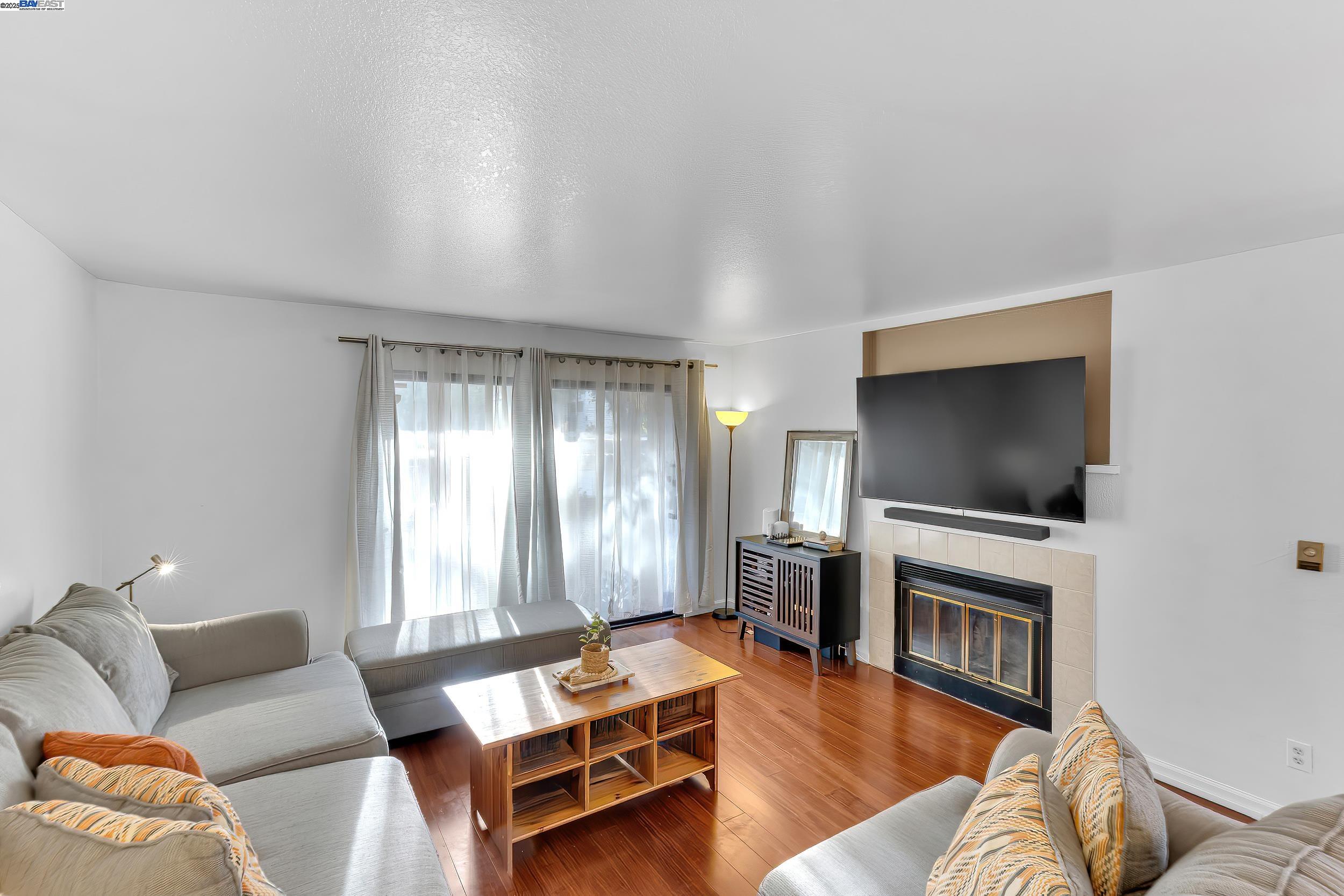 Photo #5: 41118630 Listing: Photo #5