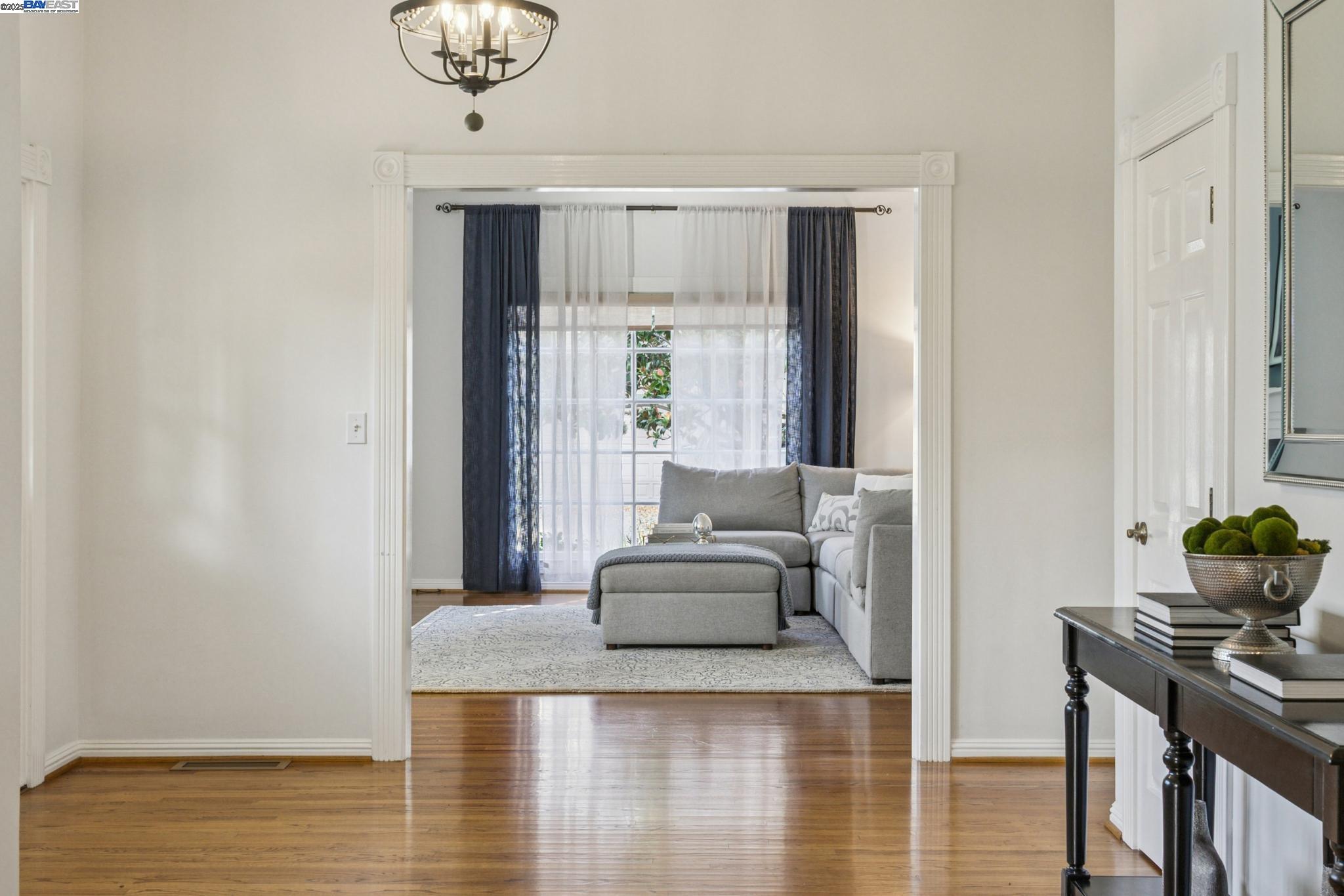 Detail Gallery Image 6 of 55 For 3801 Mohr Ave, Pleasanton,  CA 94588 - 4 Beds | 3 Baths