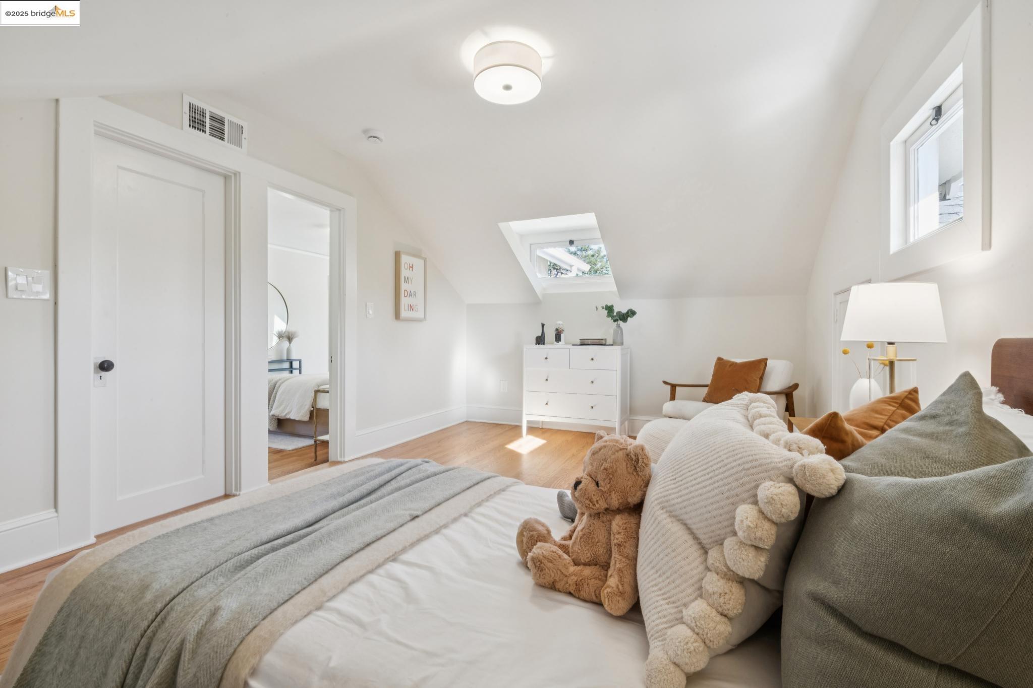 Detail Gallery Image 31 of 57 For 1833 Sonoma, Berkeley,  CA 94707 - 3 Beds | 2 Baths