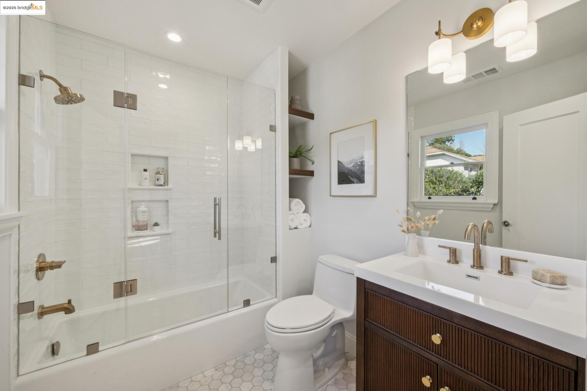 Detail Gallery Image 34 of 57 For 1833 Sonoma, Berkeley,  CA 94707 - 3 Beds | 2 Baths