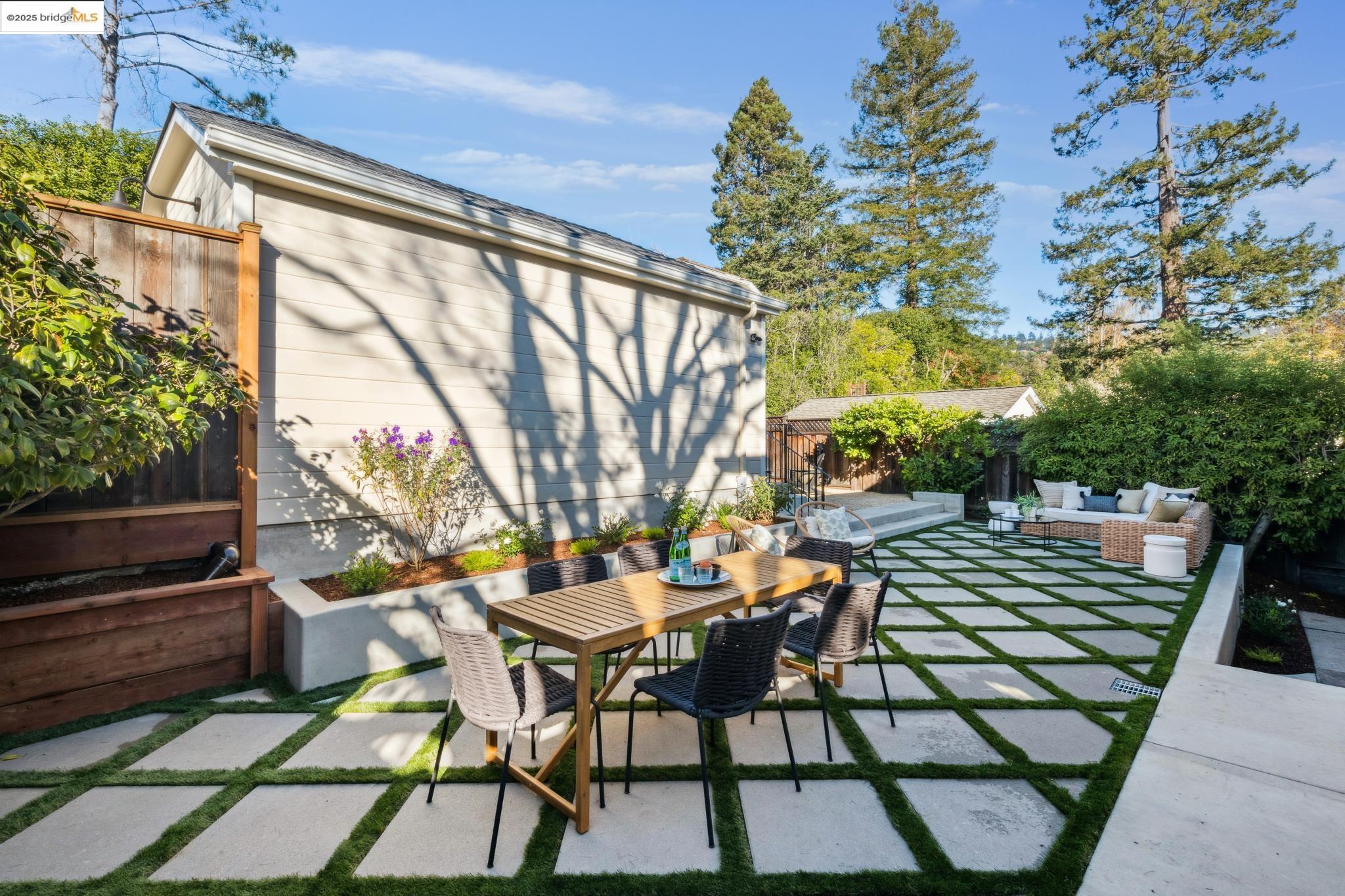 Detail Gallery Image 38 of 57 For 1833 Sonoma, Berkeley,  CA 94707 - 3 Beds | 2 Baths