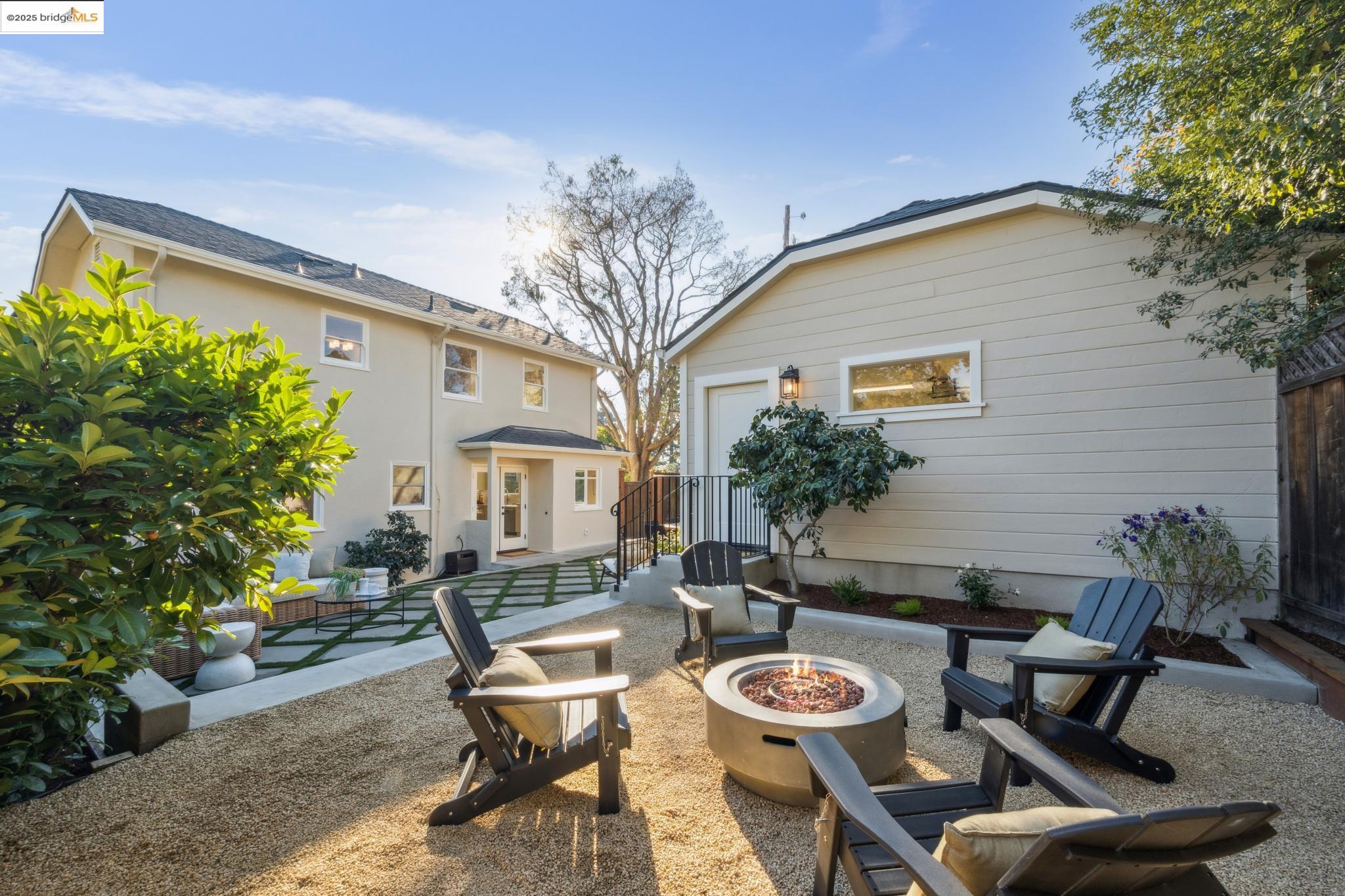 Detail Gallery Image 42 of 57 For 1833 Sonoma, Berkeley,  CA 94707 - 3 Beds | 2 Baths