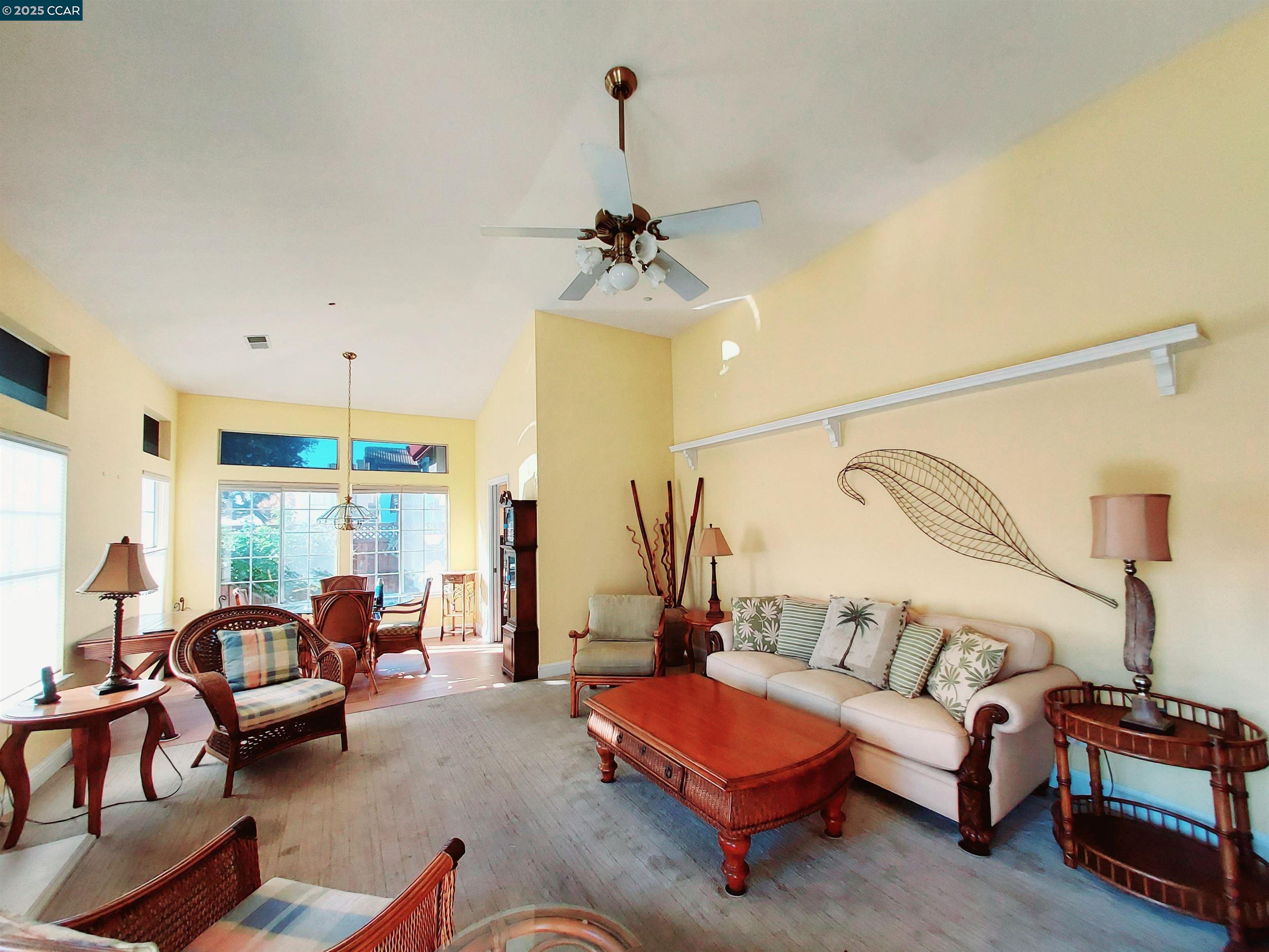 Detail Gallery Image 8 of 37 For 3080 Casadero Ct, Pleasanton,  CA 94588 - 2 Beds | 2 Baths