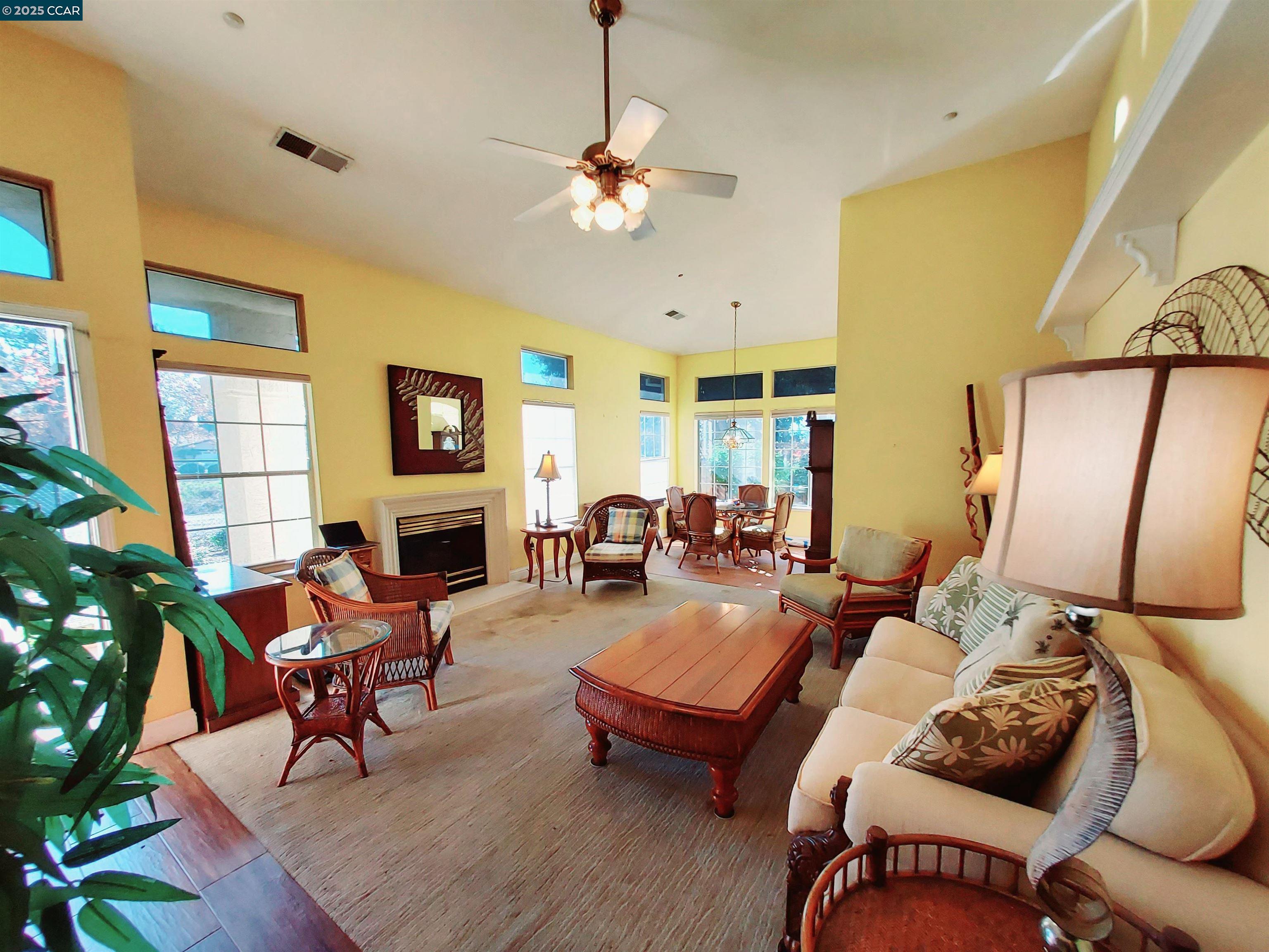 Detail Gallery Image 9 of 37 For 3080 Casadero Ct, Pleasanton,  CA 94588 - 2 Beds | 2 Baths