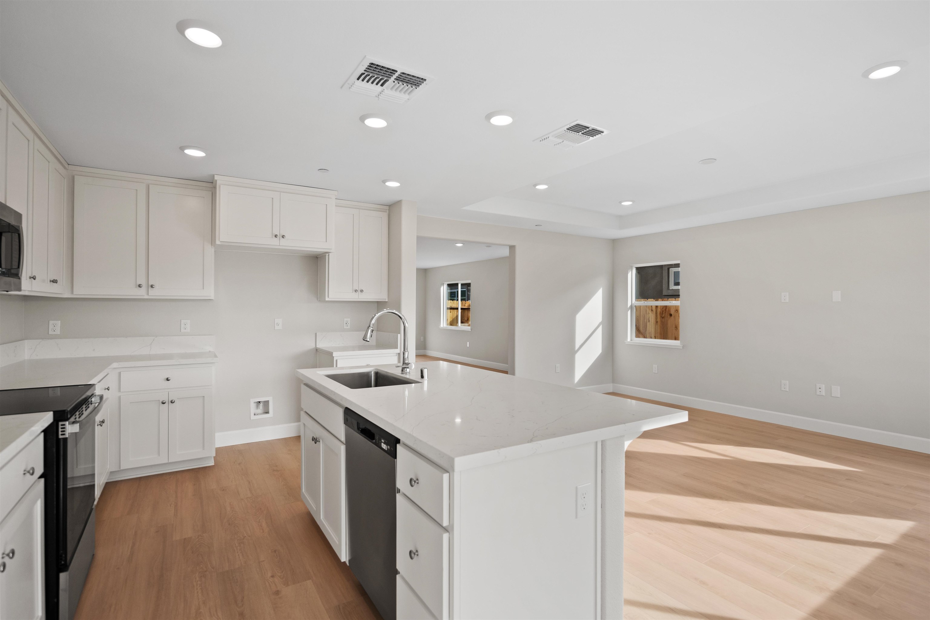 Detail Gallery Image 6 of 16 For 2645 Wesley Way, Chico,  CA 95973 - 4 Beds | 2 Baths