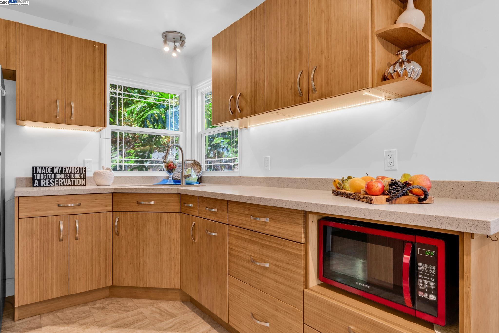 Detail Gallery Image 16 of 38 For 205 Julius Street, San Leandro,  CA 94577 - 2 Beds | 1 Baths