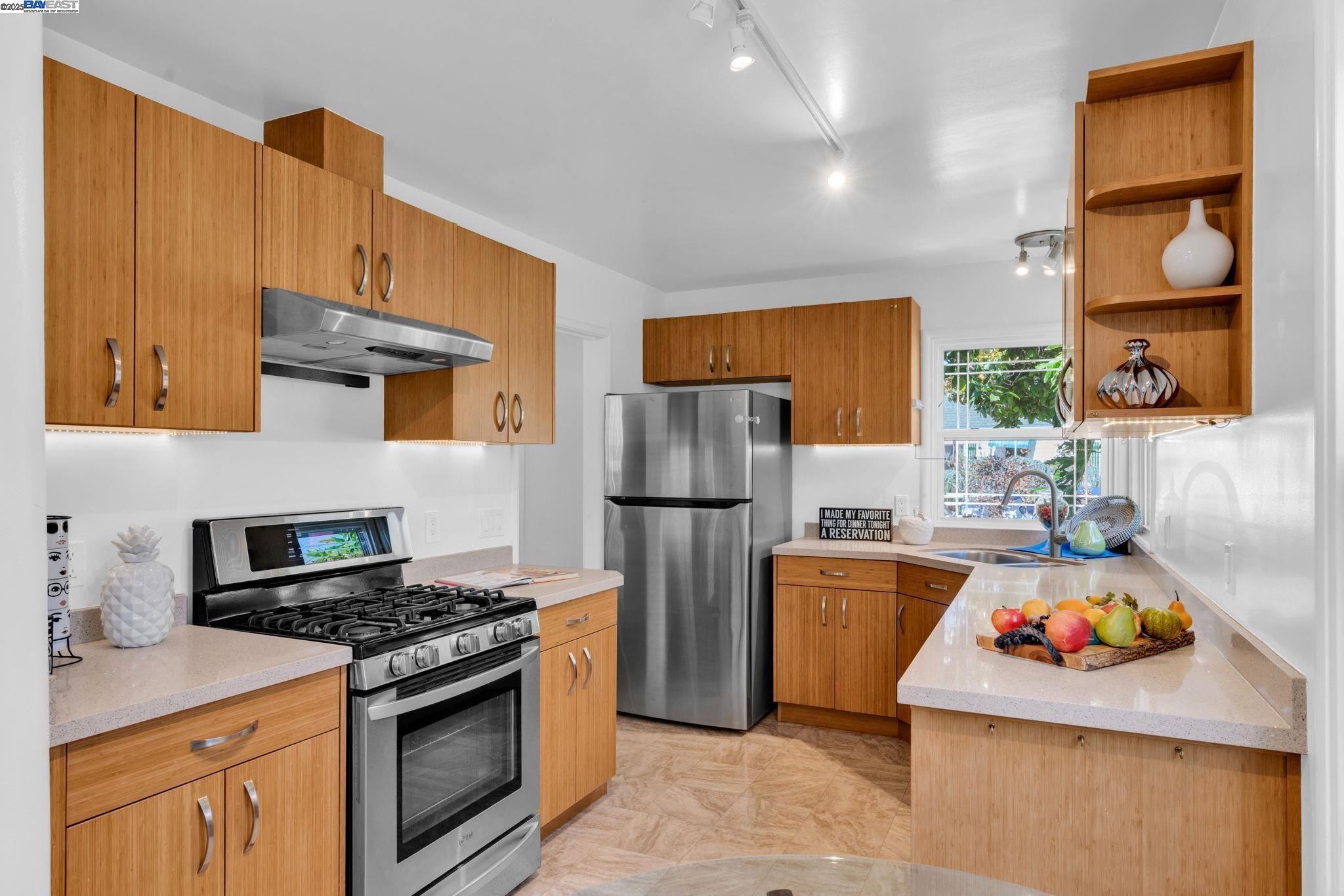 Detail Gallery Image 19 of 38 For 205 Julius Street, San Leandro,  CA 94577 - 2 Beds | 1 Baths