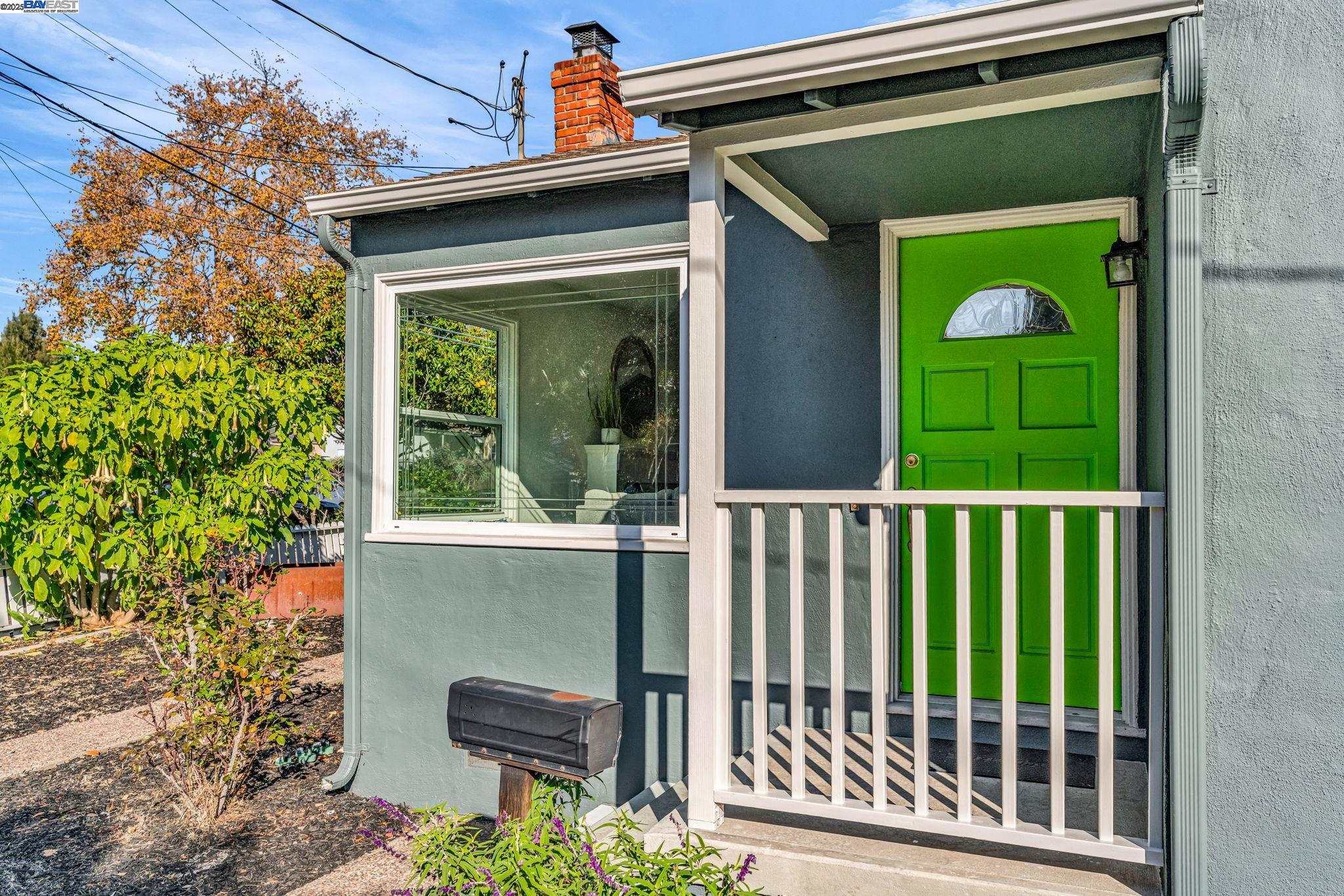 Detail Gallery Image 4 of 38 For 205 Julius Street, San Leandro,  CA 94577 - 2 Beds | 1 Baths