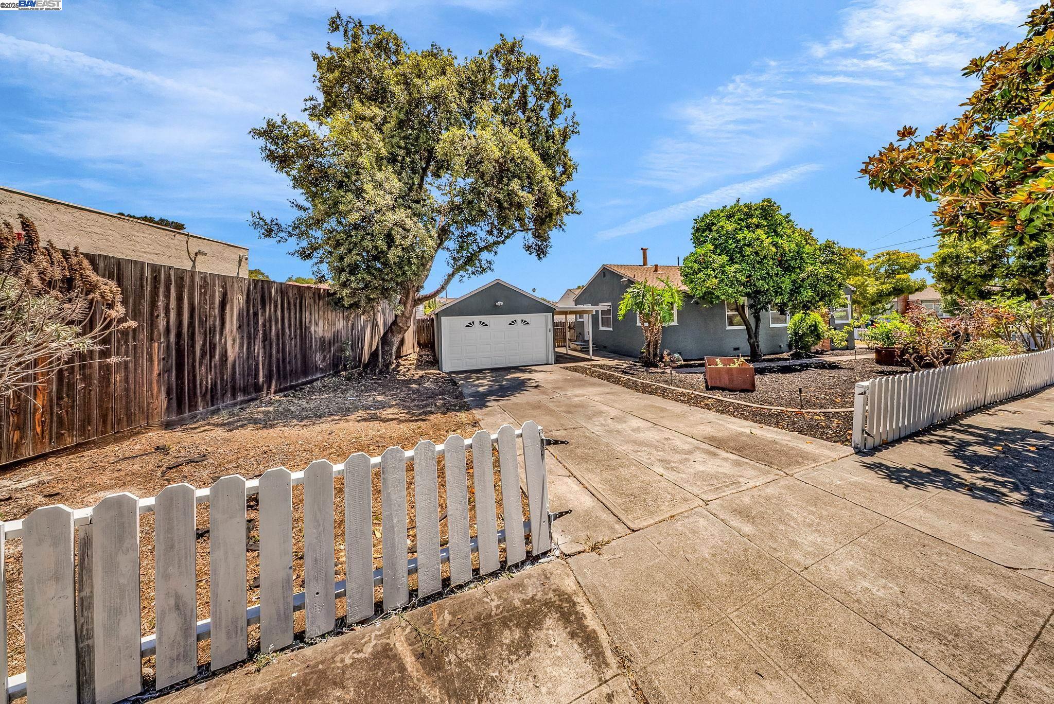 Detail Gallery Image 37 of 38 For 205 Julius Street, San Leandro,  CA 94577 - 2 Beds | 1 Baths
