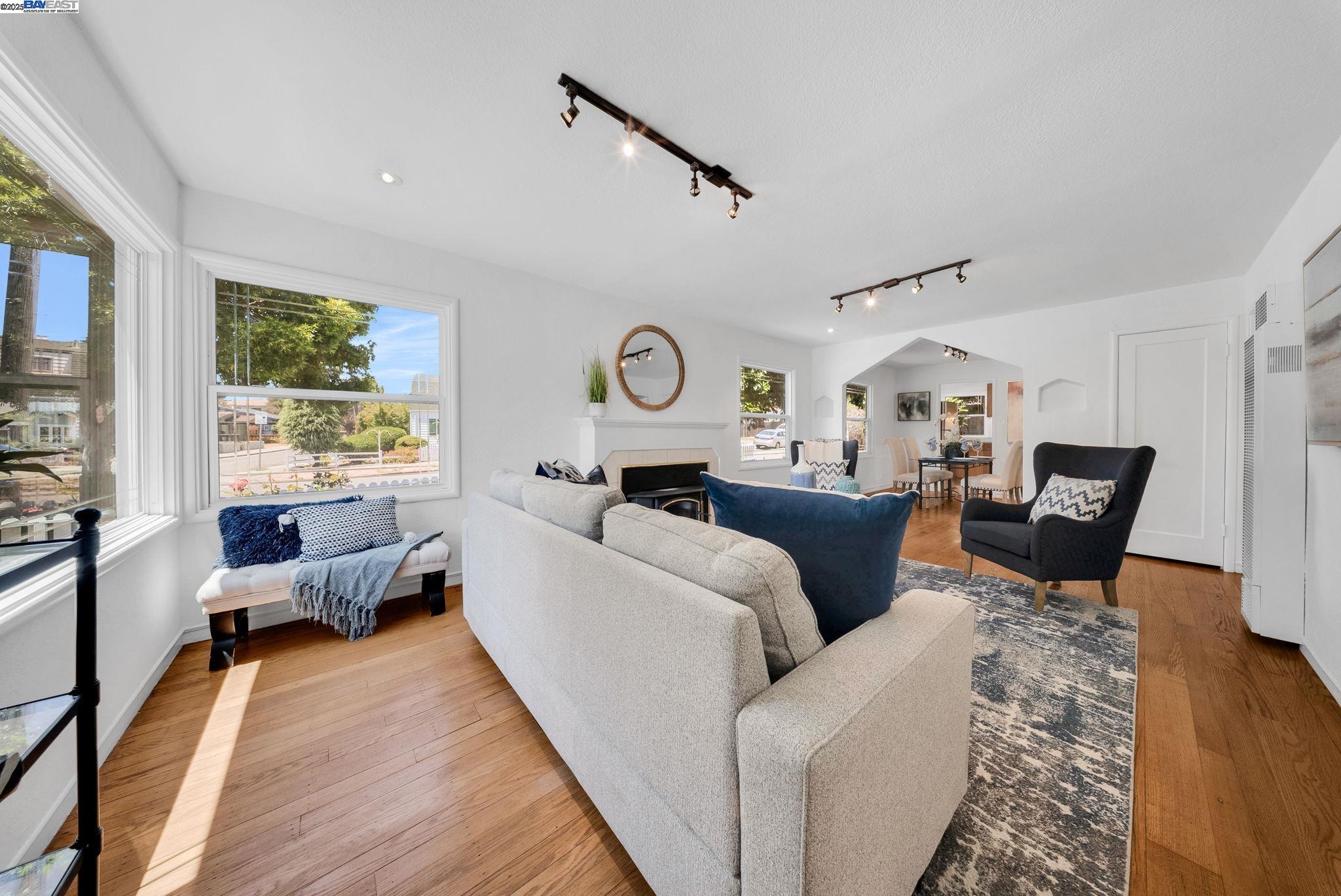 Detail Gallery Image 5 of 38 For 205 Julius Street, San Leandro,  CA 94577 - 2 Beds | 1 Baths