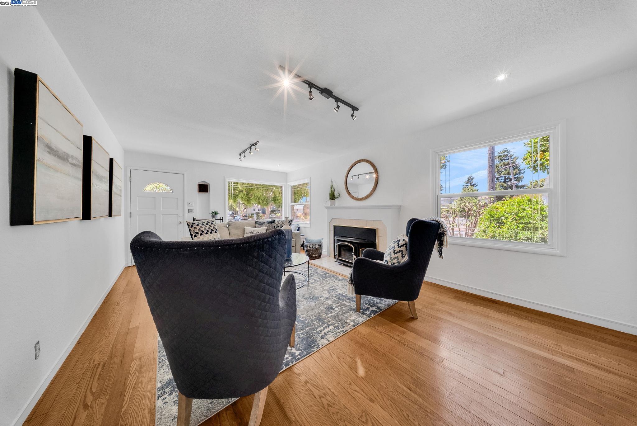 Detail Gallery Image 8 of 38 For 205 Julius Street, San Leandro,  CA 94577 - 2 Beds | 1 Baths