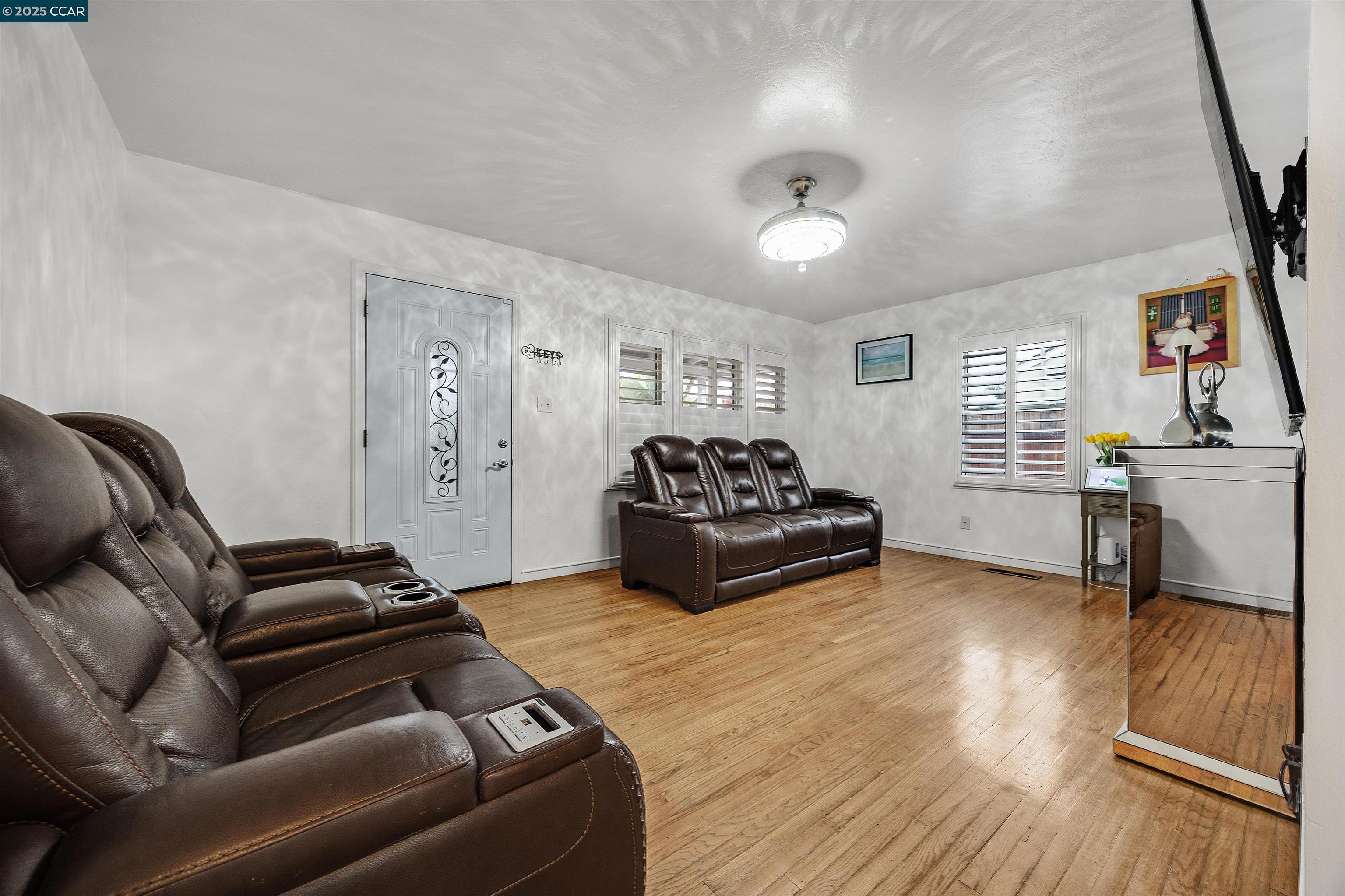 Detail Gallery Image 3 of 17 For 205 John Gildi Ave, Antioch,  CA 94509 - 2 Beds | 1 Baths