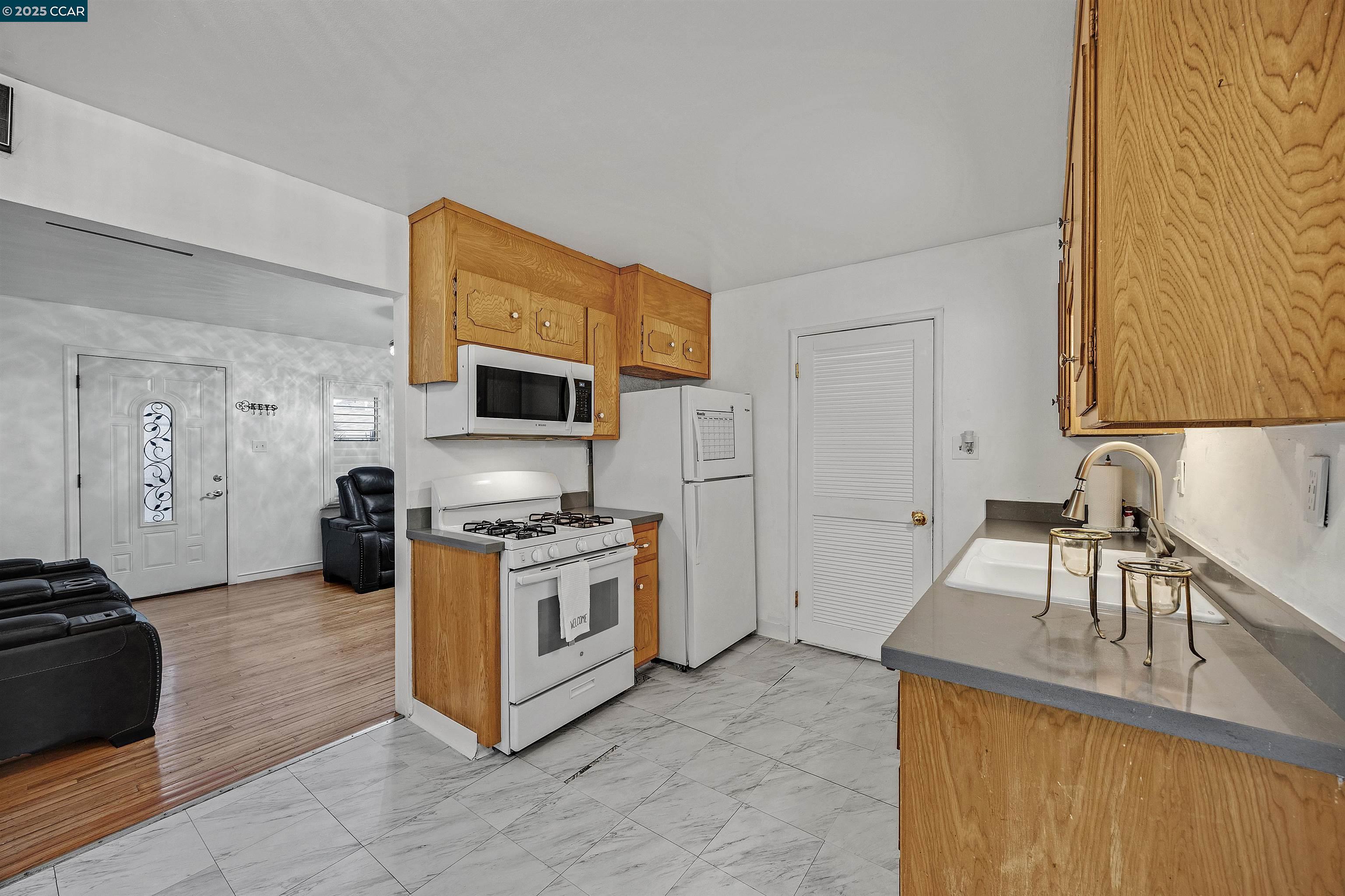 Detail Gallery Image 10 of 17 For 205 John Gildi Ave, Antioch,  CA 94509 - 2 Beds | 1 Baths