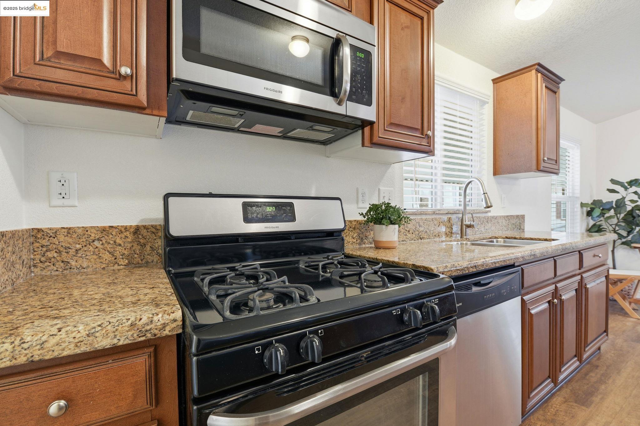 Detail Gallery Image 14 of 34 For 16711 Marsh Creek Rd #111,  Clayton,  CA 94517 - 2 Beds | 2 Baths