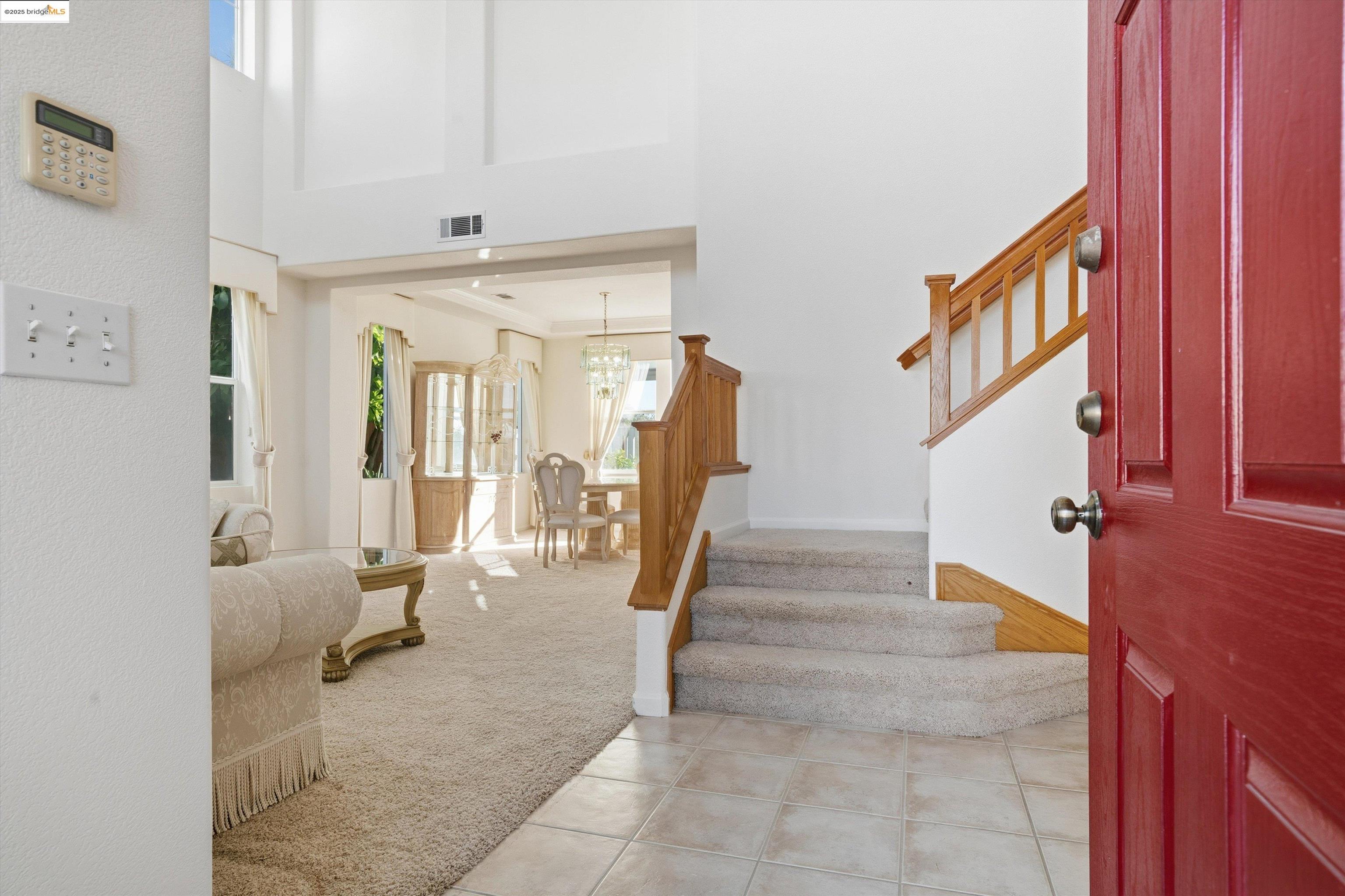 Detail Gallery Image 13 of 60 For 6857 Sunriver Ln, Vallejo,  CA 94591 - 4 Beds | 3 Baths