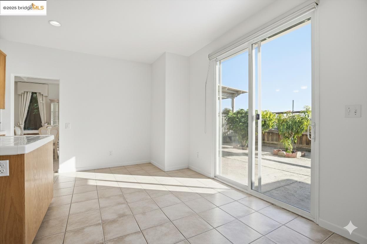 Detail Gallery Image 25 of 59 For 6857 Sunriver Ln, Vallejo,  CA 94591 - 4 Beds | 3 Baths