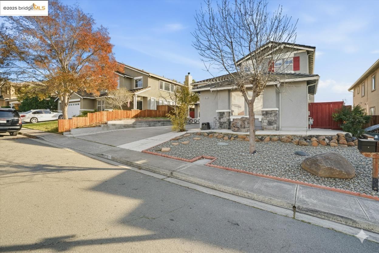 Detail Gallery Image 9 of 60 For 6857 Sunriver Ln, Vallejo,  CA 94591 - 4 Beds | 3 Baths