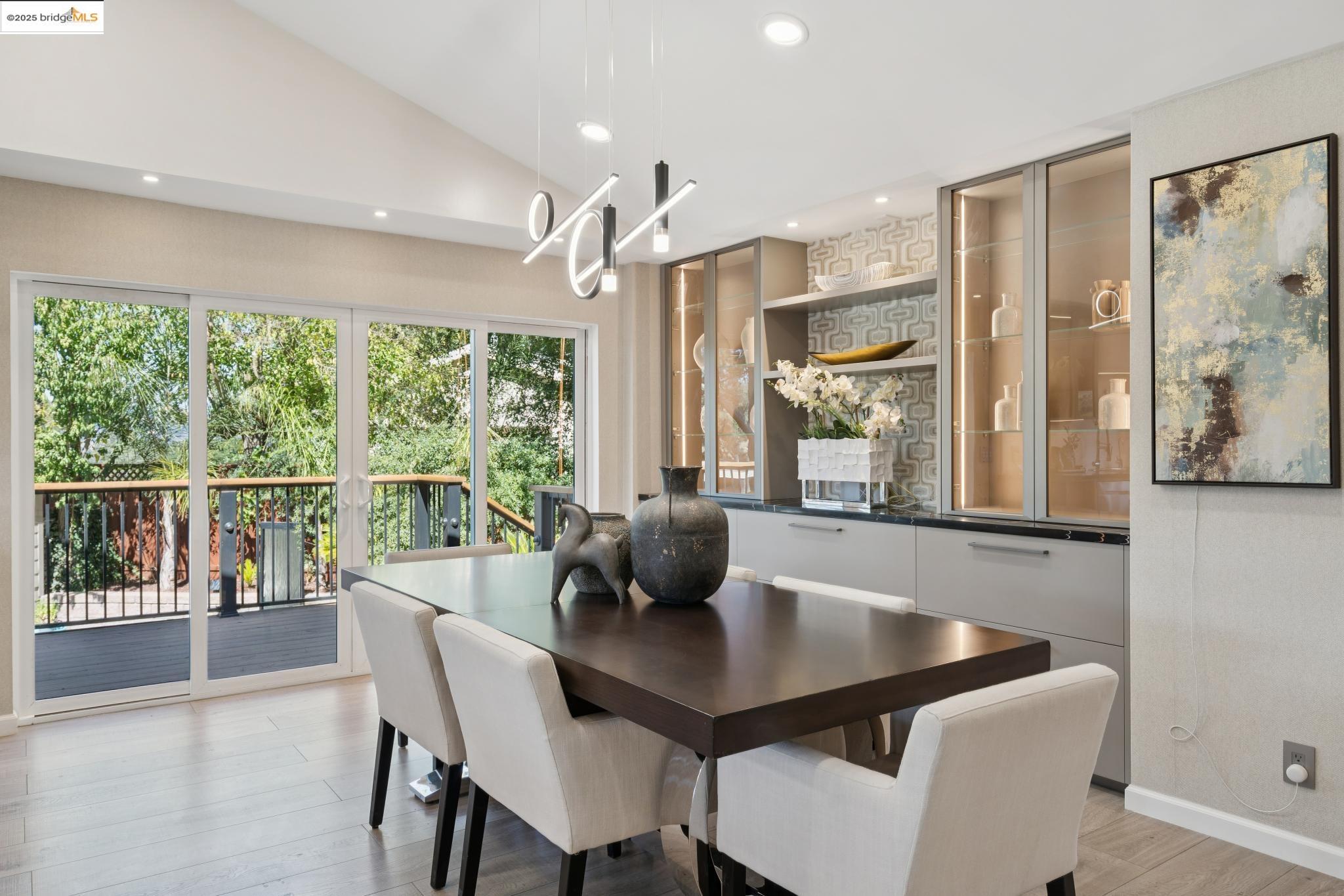 Detail Gallery Image 12 of 60 For 38 Lenelle Ct, Moraga,  CA 94556 - 6 Beds | 4/2 Baths