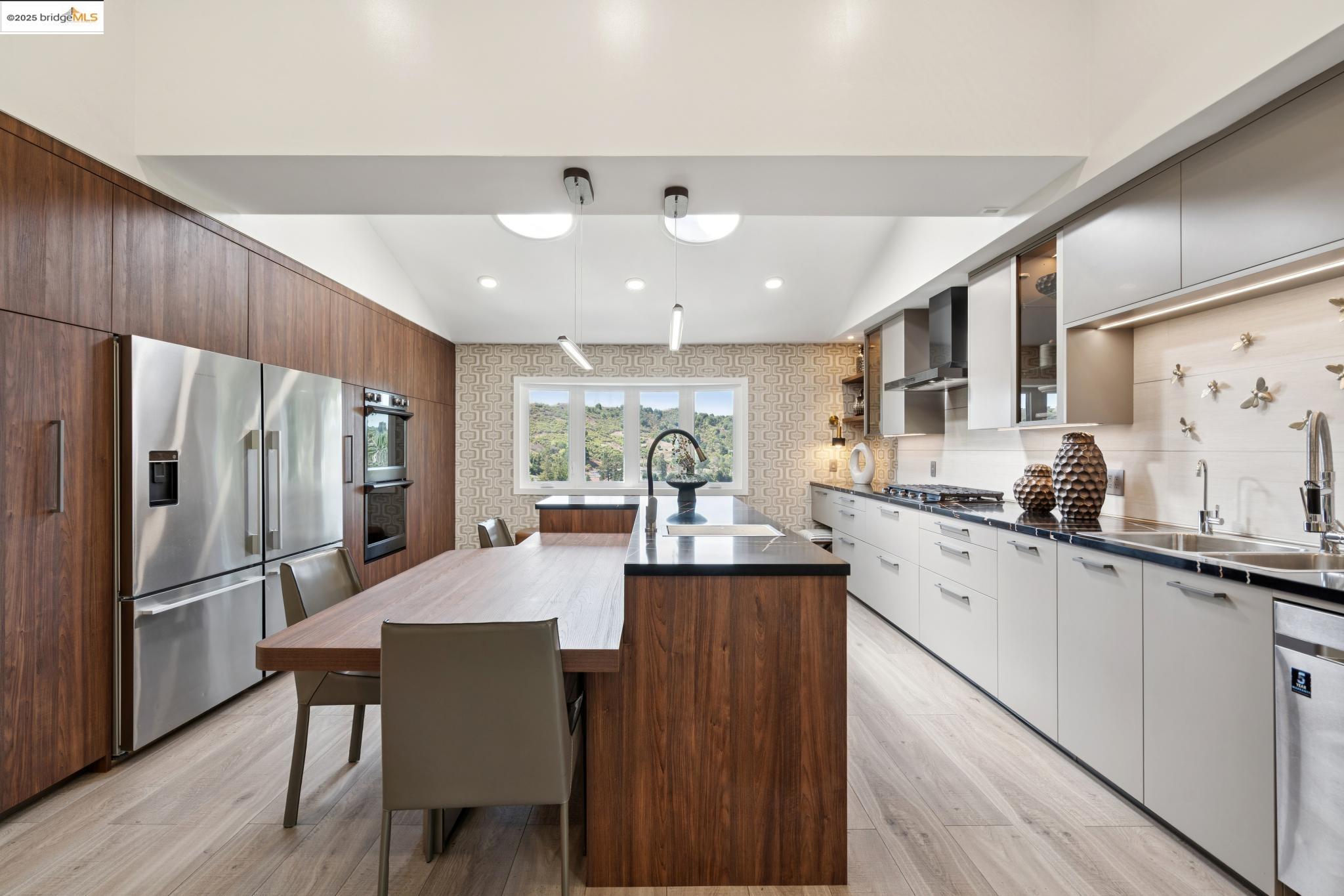 Detail Gallery Image 15 of 60 For 38 Lenelle Ct, Moraga,  CA 94556 - 6 Beds | 4/2 Baths