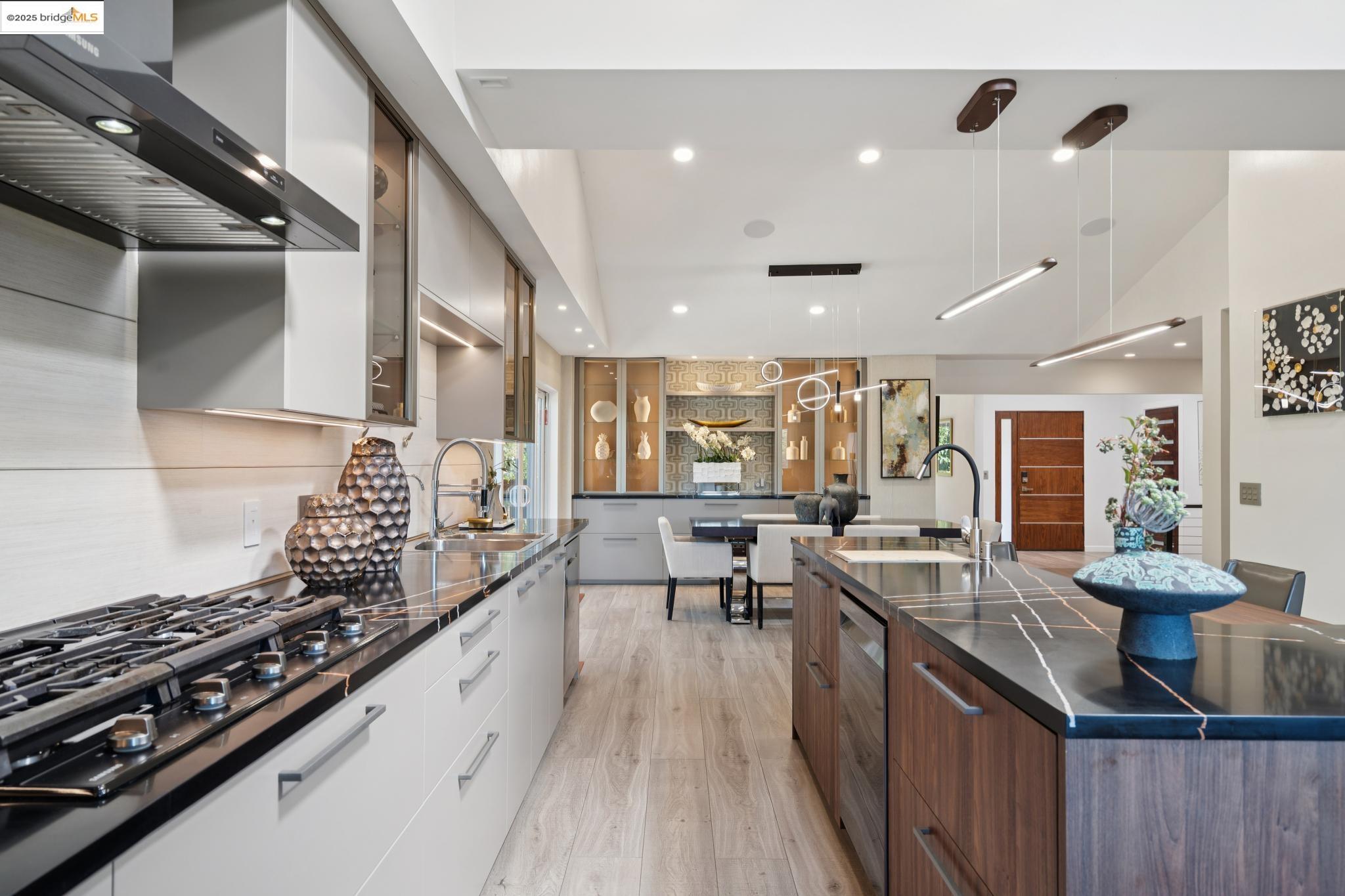 Detail Gallery Image 19 of 60 For 38 Lenelle Ct, Moraga,  CA 94556 - 6 Beds | 4/2 Baths