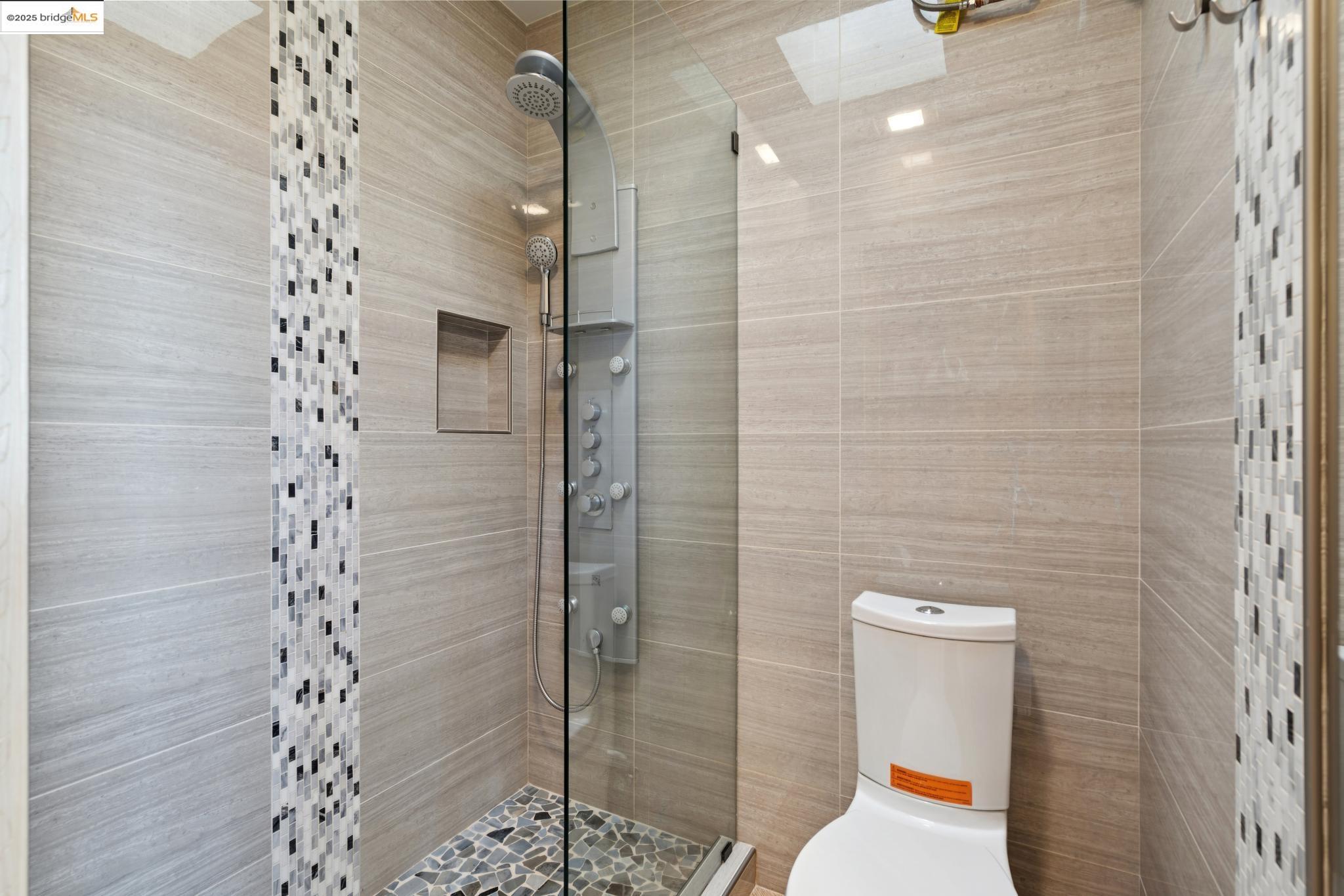 Detail Gallery Image 46 of 60 For 38 Lenelle Ct, Moraga,  CA 94556 - 6 Beds | 4/2 Baths