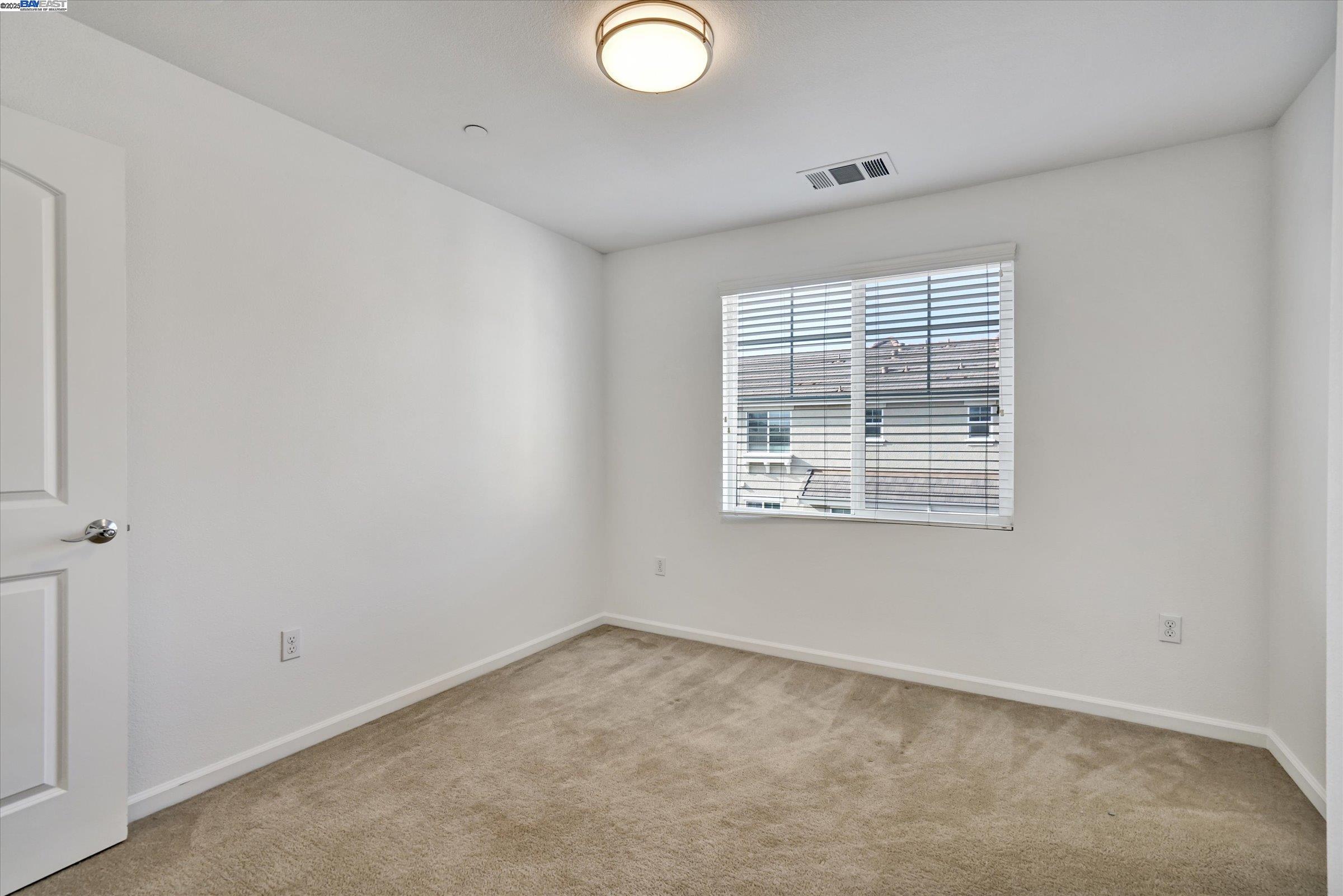 Detail Gallery Image 22 of 49 For 2890 Kew Ave #14,  Livermore,  CA 94551 - 2 Beds | 2/1 Baths