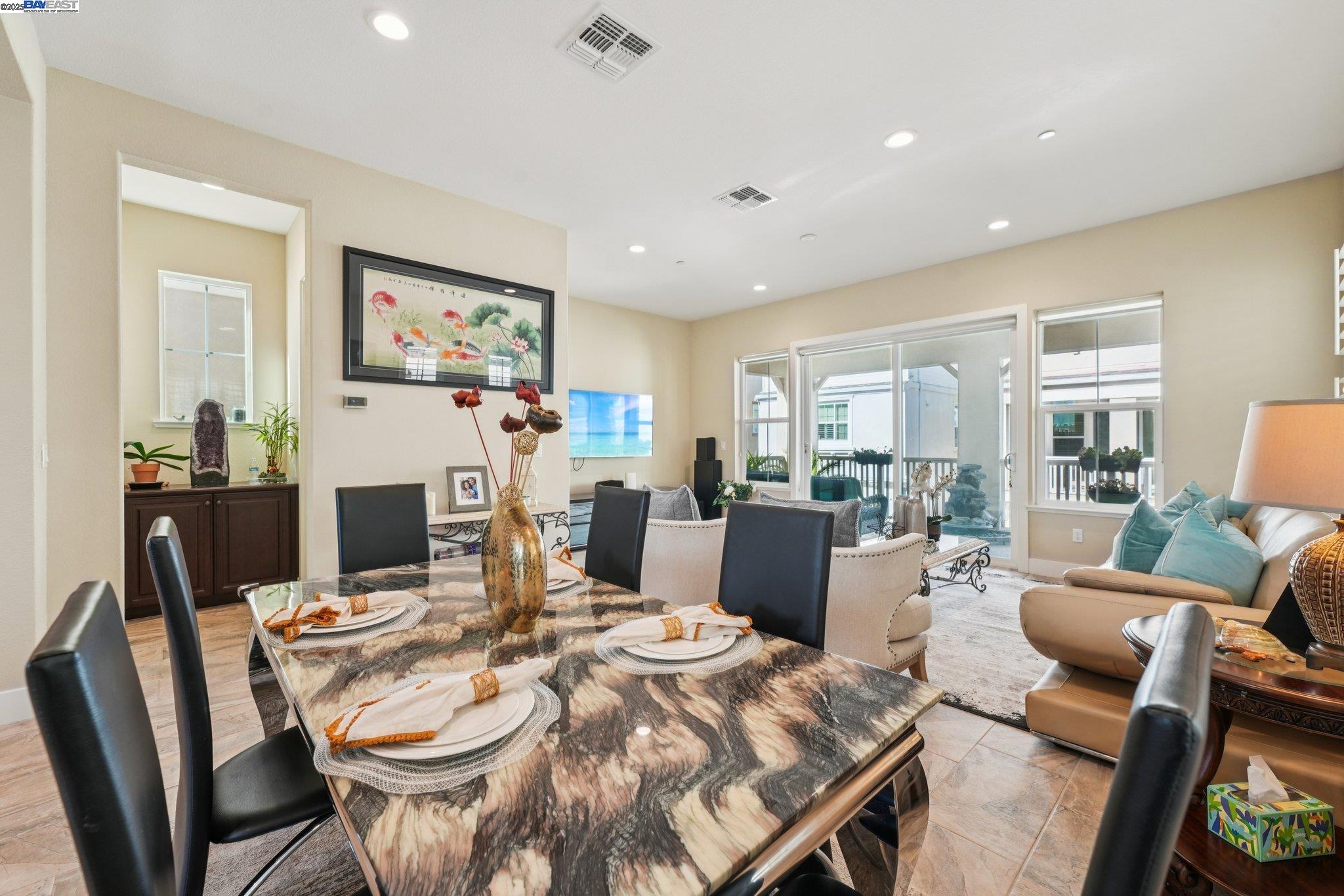 Detail Gallery Image 12 of 58 For 7213 Calistoga Ln, Dublin,  CA 94568 - 4 Beds | 3/1 Baths