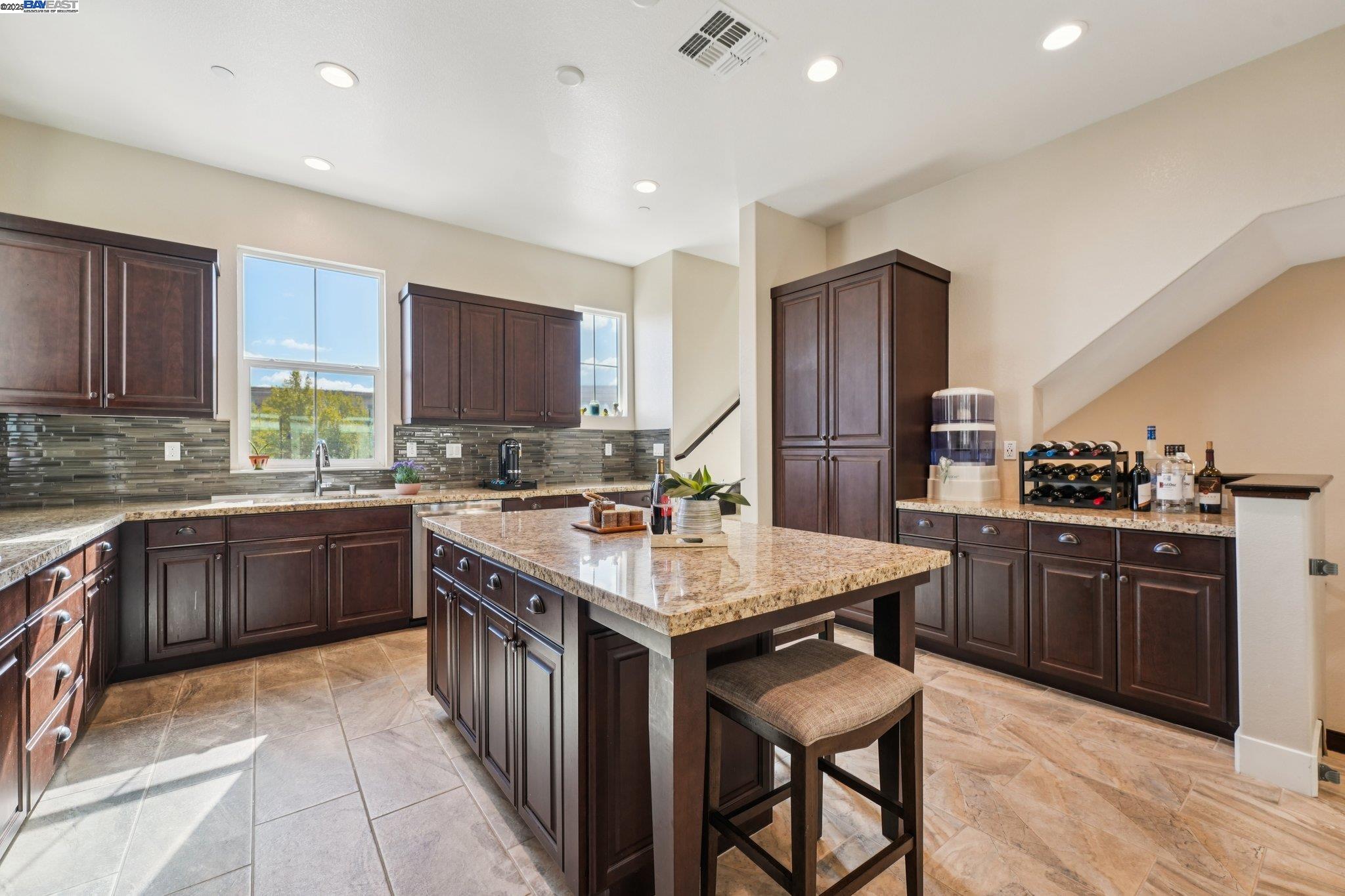 Detail Gallery Image 21 of 58 For 7213 Calistoga Ln, Dublin,  CA 94568 - 4 Beds | 3/1 Baths