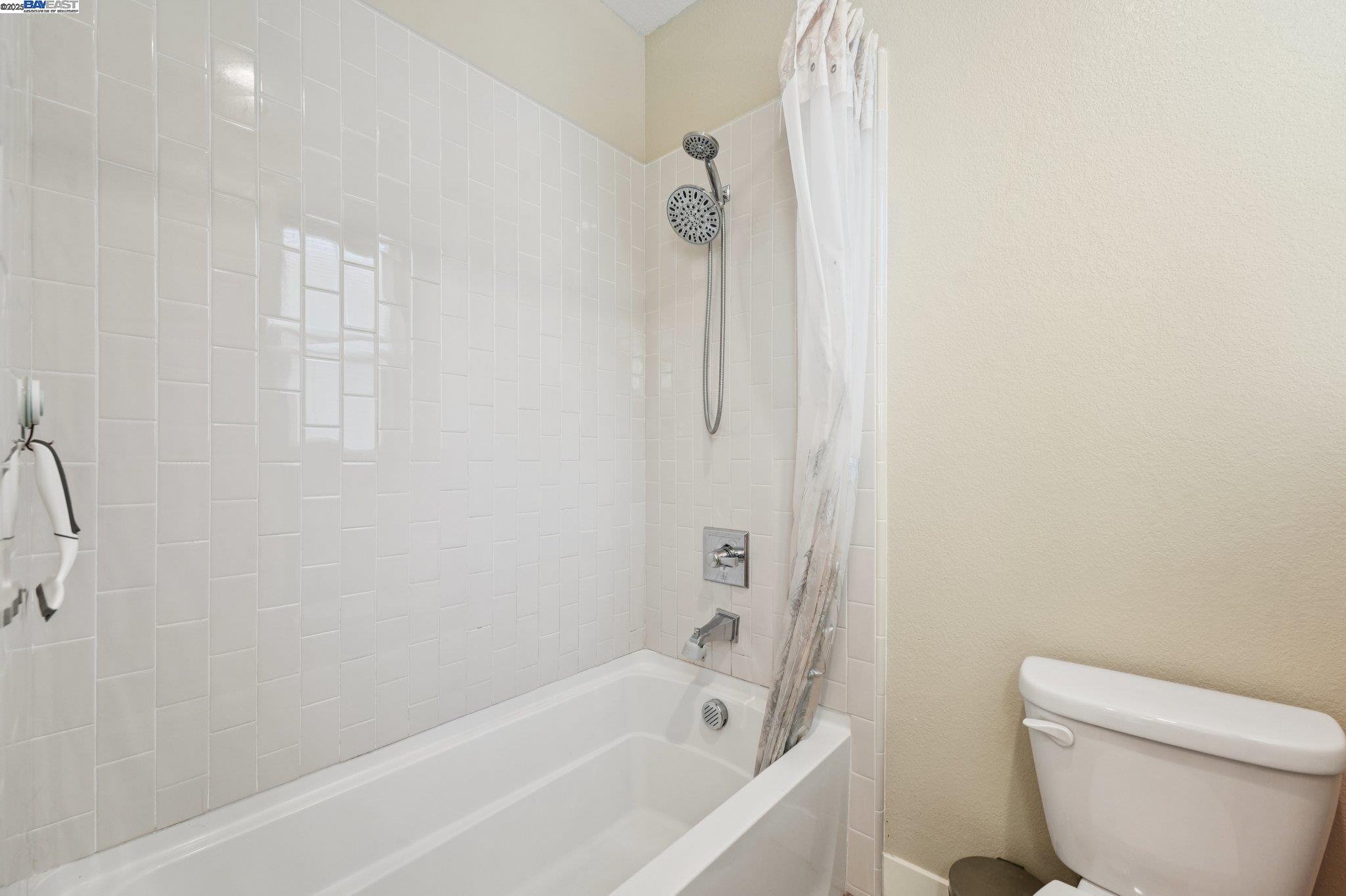 Detail Gallery Image 41 of 58 For 7213 Calistoga Ln, Dublin,  CA 94568 - 4 Beds | 3/1 Baths