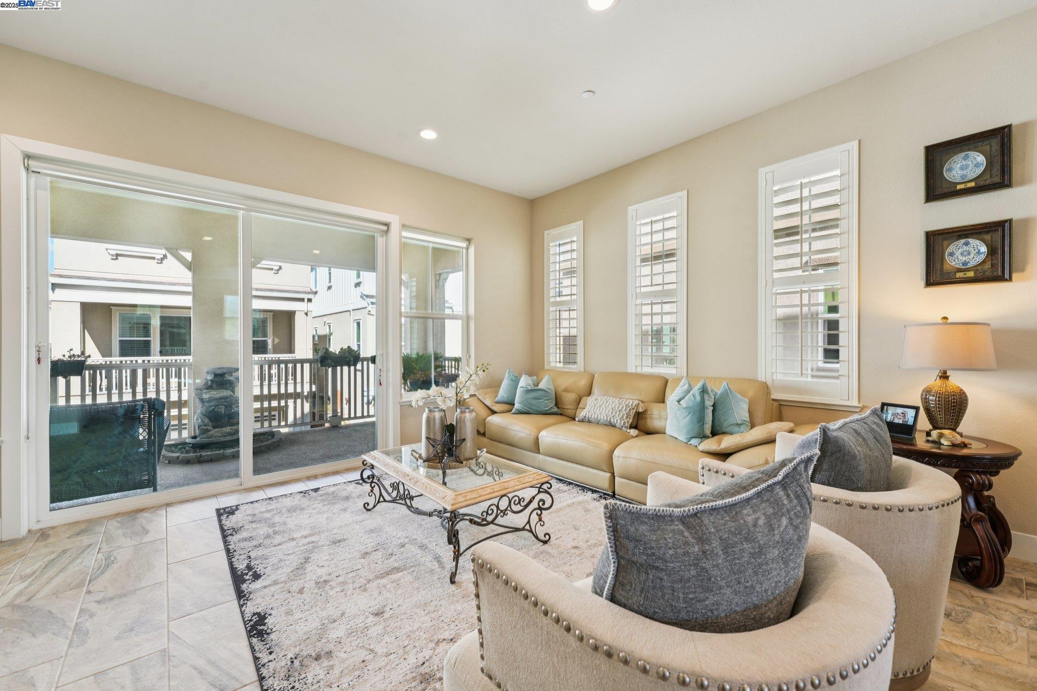 Detail Gallery Image 7 of 58 For 7213 Calistoga Ln, Dublin,  CA 94568 - 4 Beds | 3/1 Baths