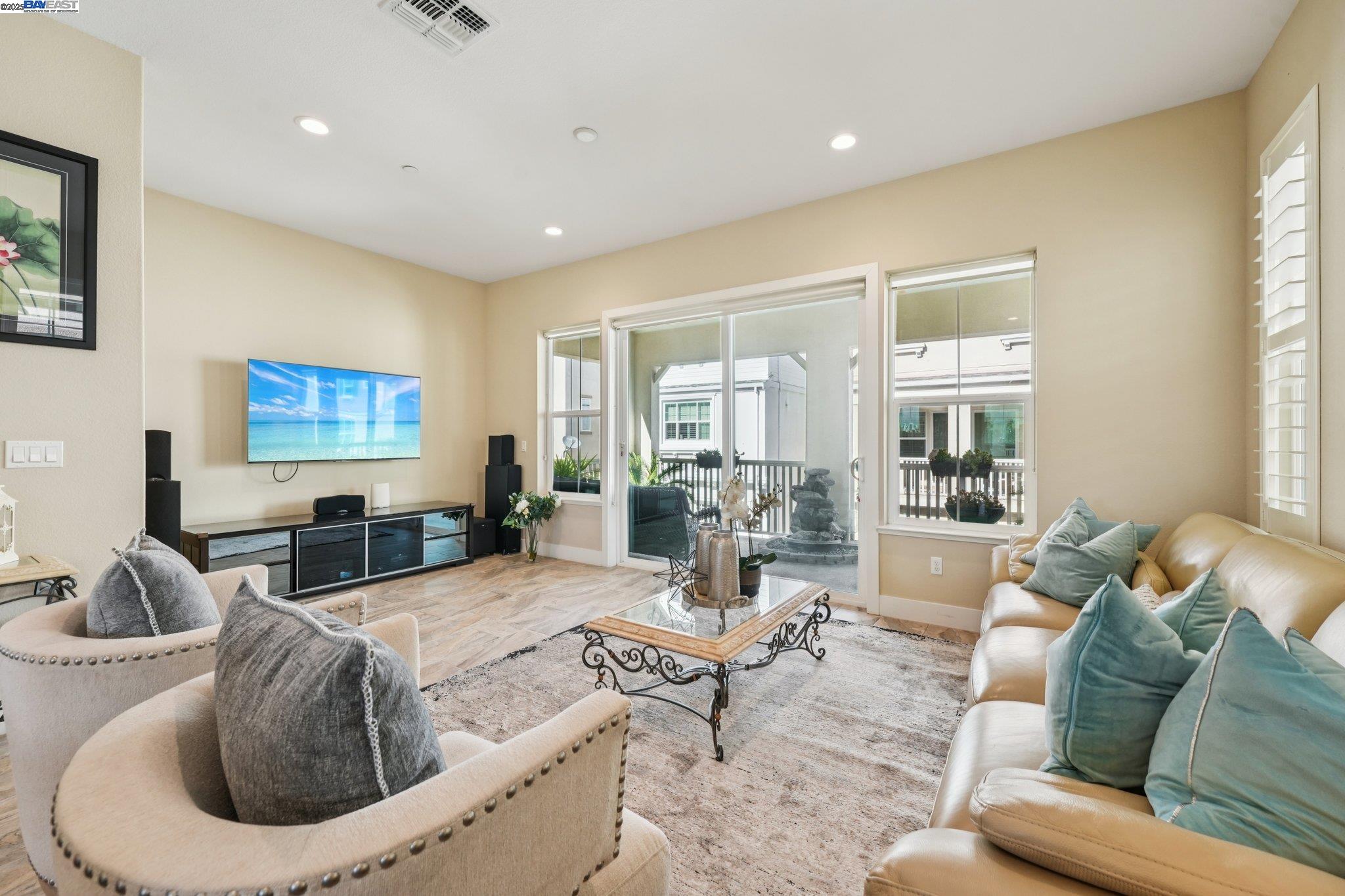 Detail Gallery Image 10 of 58 For 7213 Calistoga Ln, Dublin,  CA 94568 - 4 Beds | 3/1 Baths