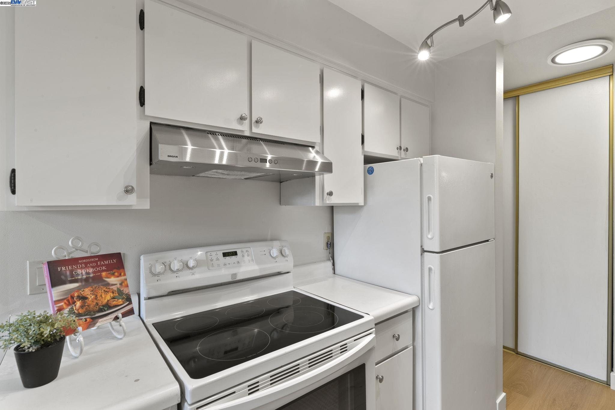 Detail Gallery Image 15 of 43 For 38623 Cherry Ln #148,  Fremont,  CA 94536 - 3 Beds | 2 Baths