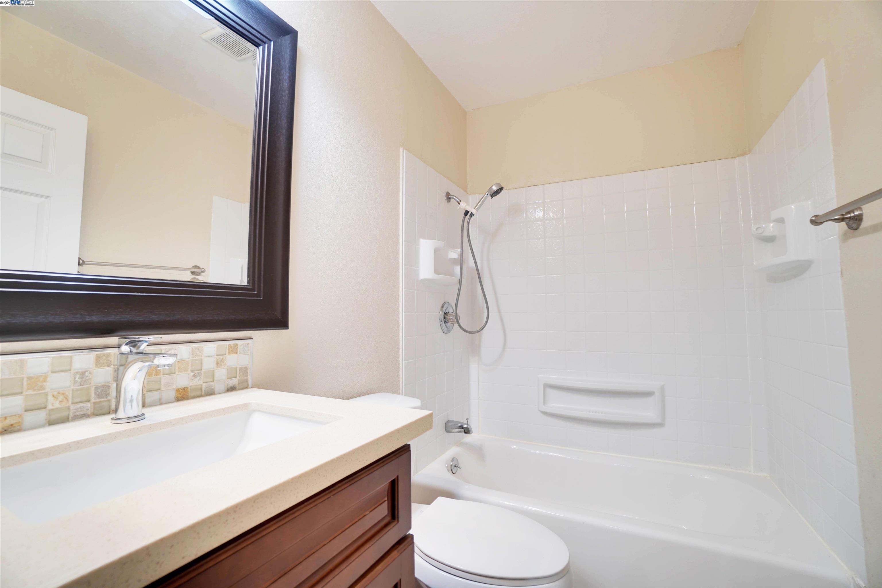 Detail Gallery Image 14 of 17 For 33787 Shylock Dr, Fremont,  CA 94555 - 4 Beds | 2 Baths