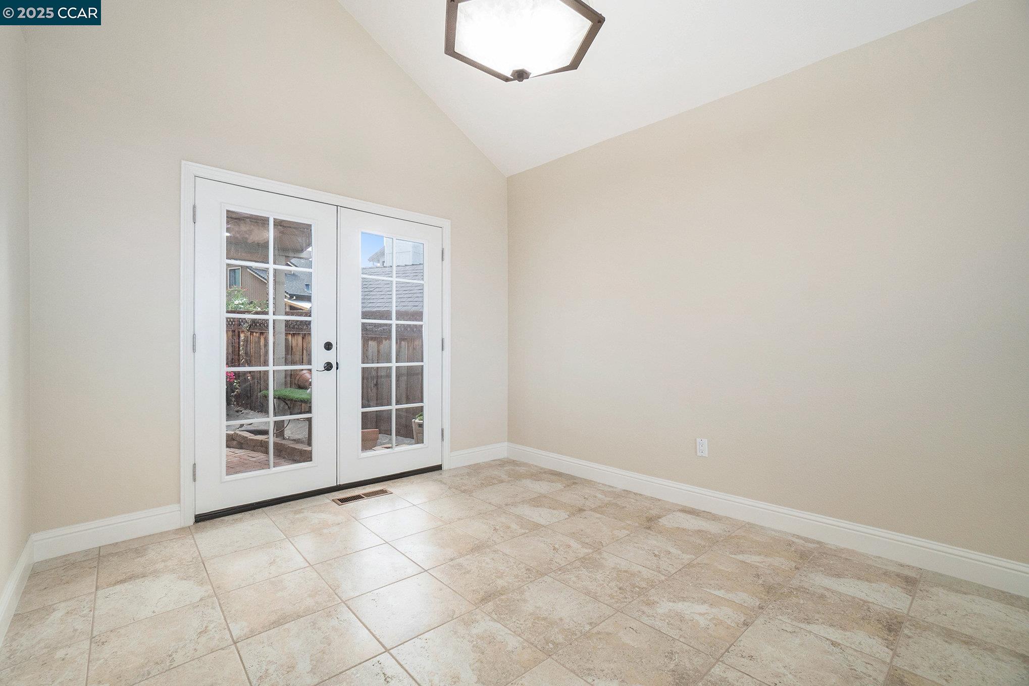 Detail Gallery Image 11 of 45 For 924 Flintrock Drive, Antioch,  CA 94509-6981 - 4 Beds | 2/1 Baths