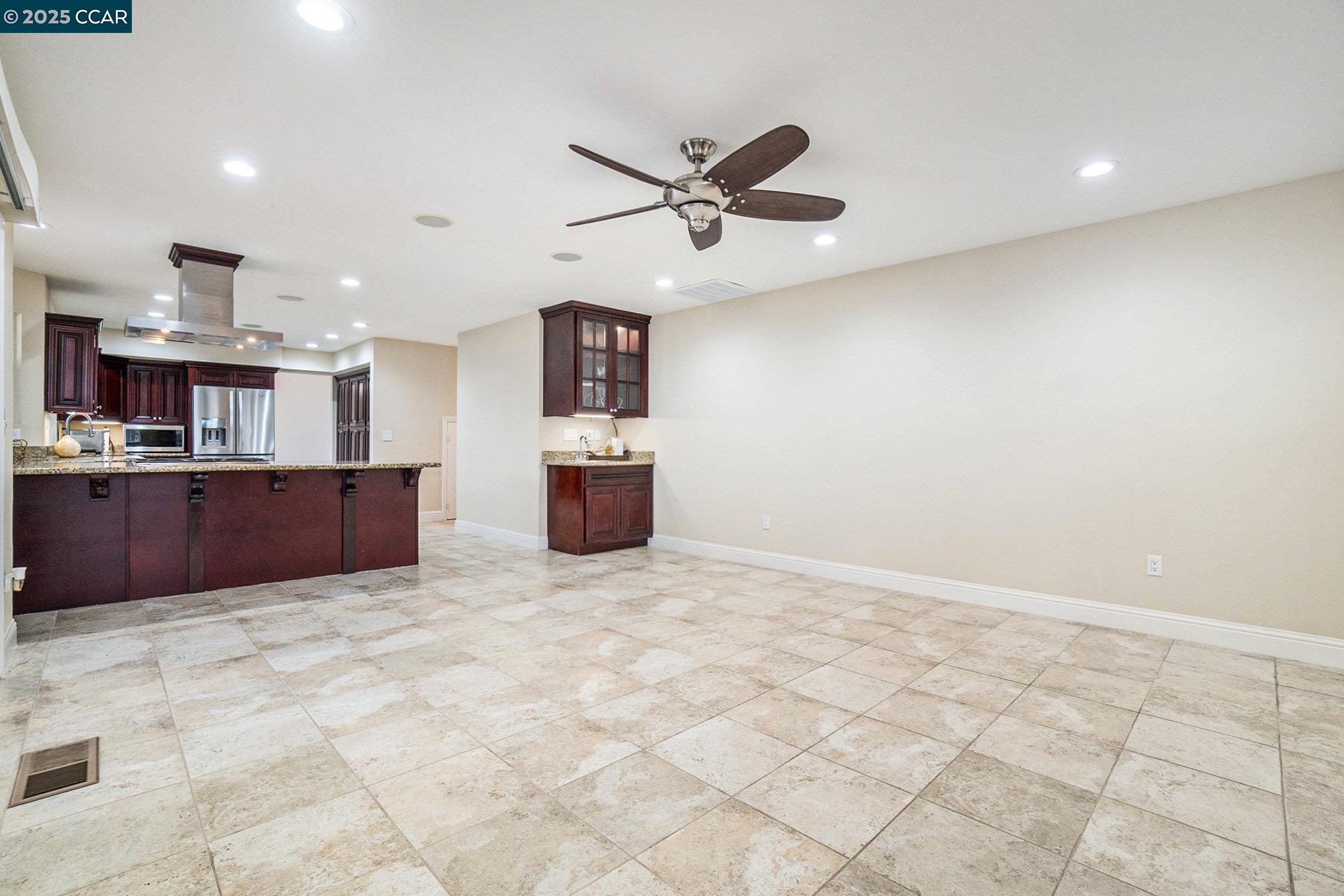 Detail Gallery Image 21 of 45 For 924 Flintrock Drive, Antioch,  CA 94509-6981 - 4 Beds | 2/1 Baths